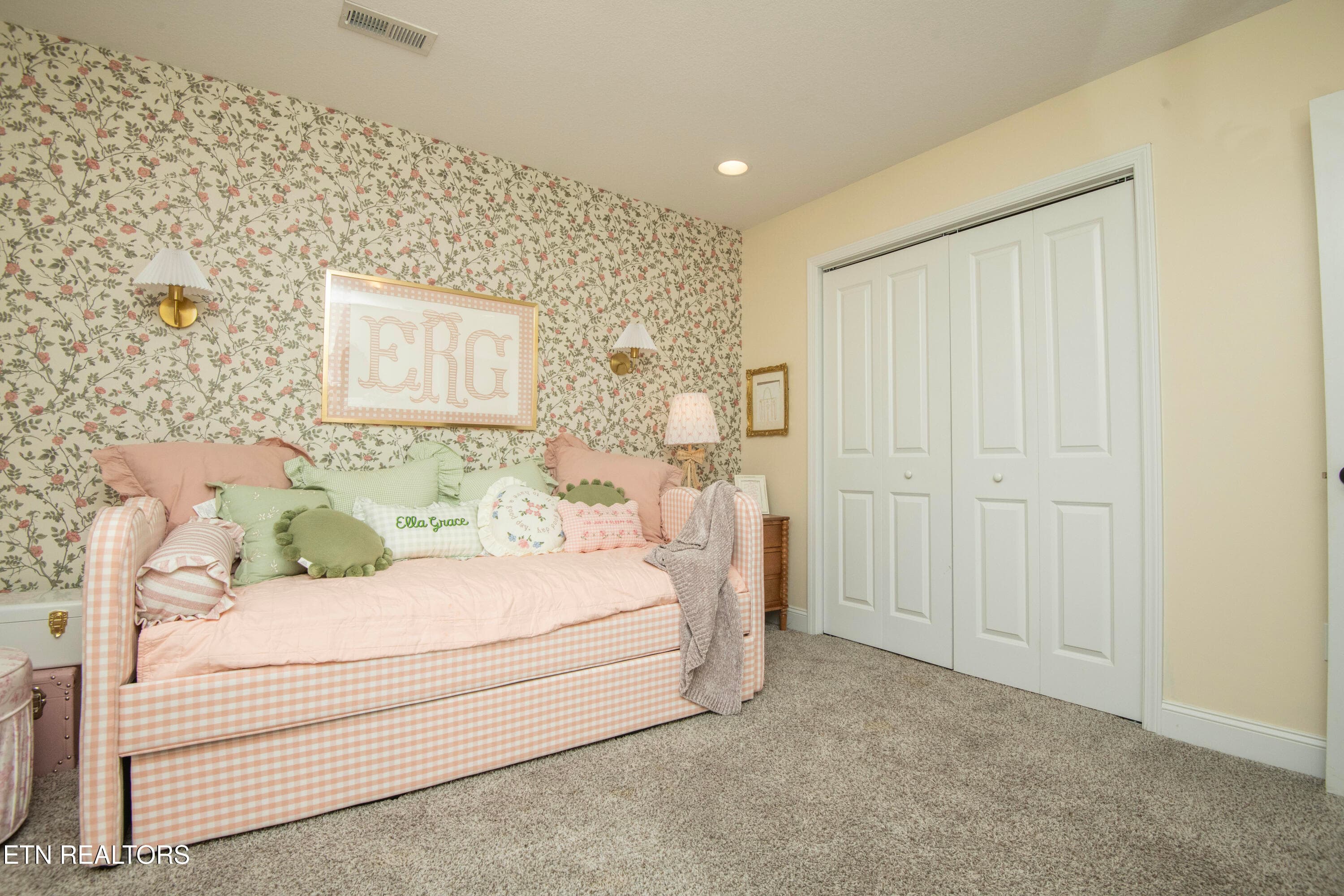 third bed 2 - 1147 Sky Top Lane, Powell, TN 37849