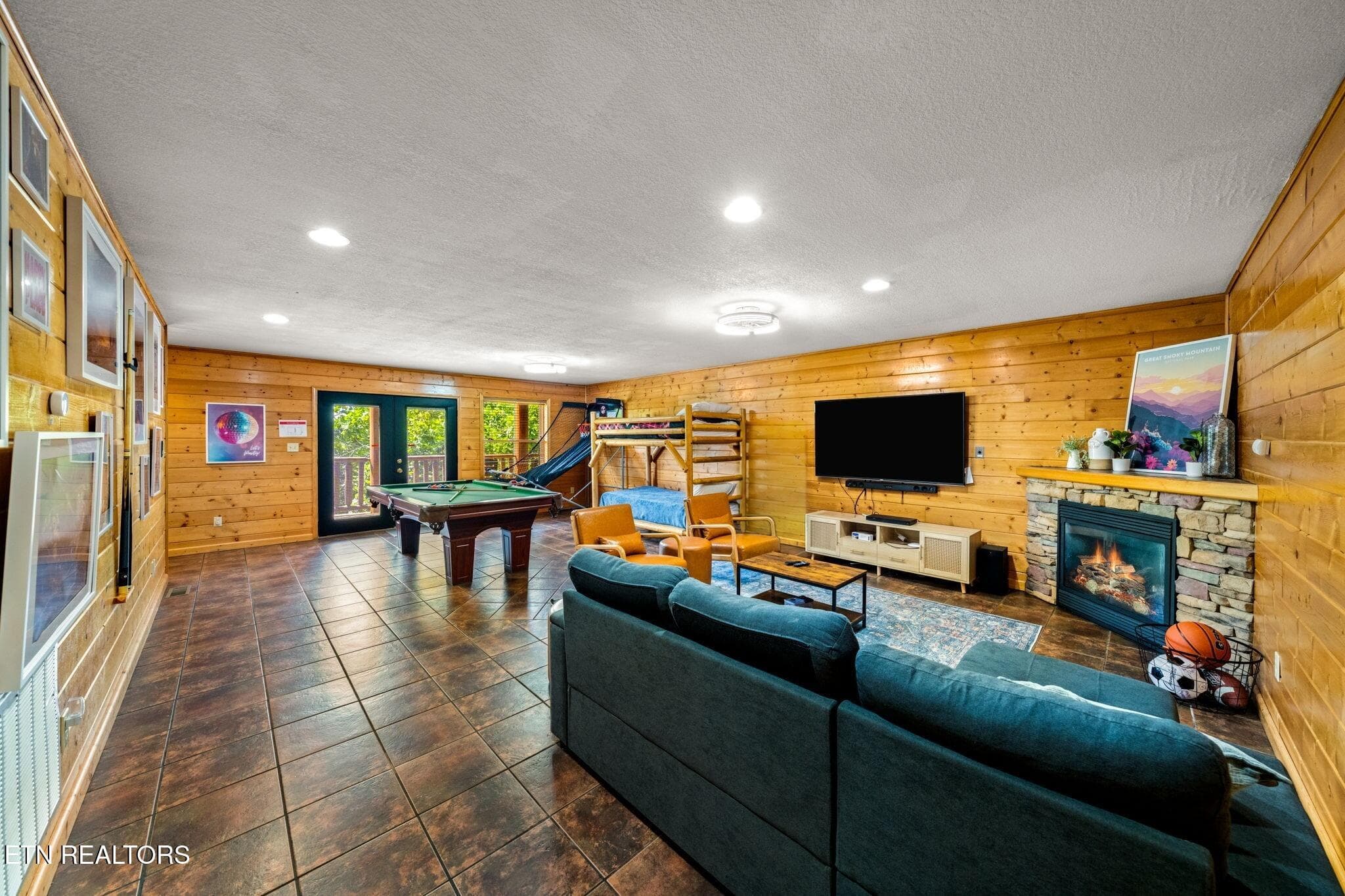 37-web-or-mls-37-4430-New-Pioneer-Trail- - 4430 New Pioneer Tr, Pigeon Forge, TN 37863