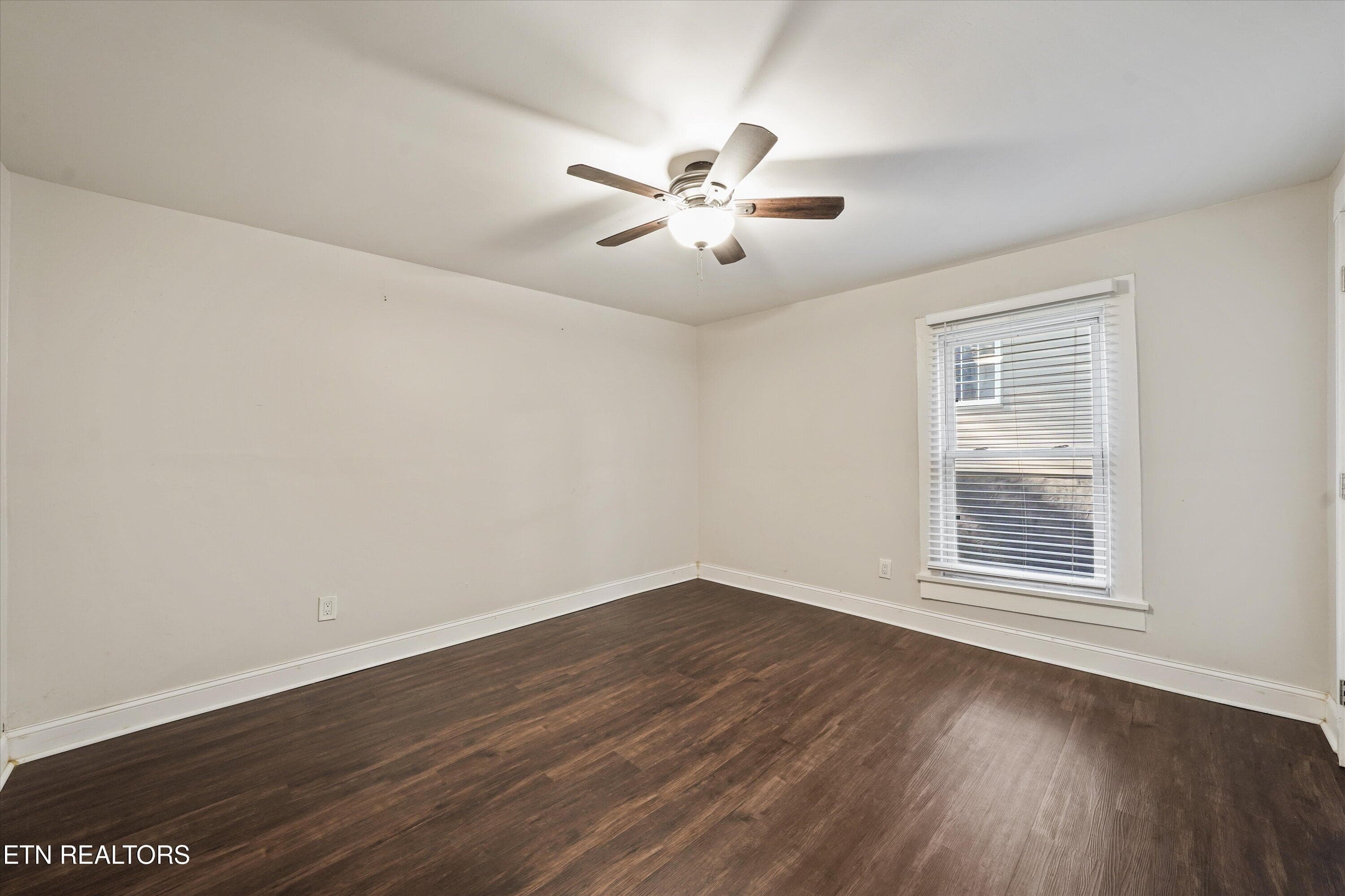 14-204 E 1st Ave 21 - 204 E 1st Ave, Lenoir City, TN 37771, Lenoir City