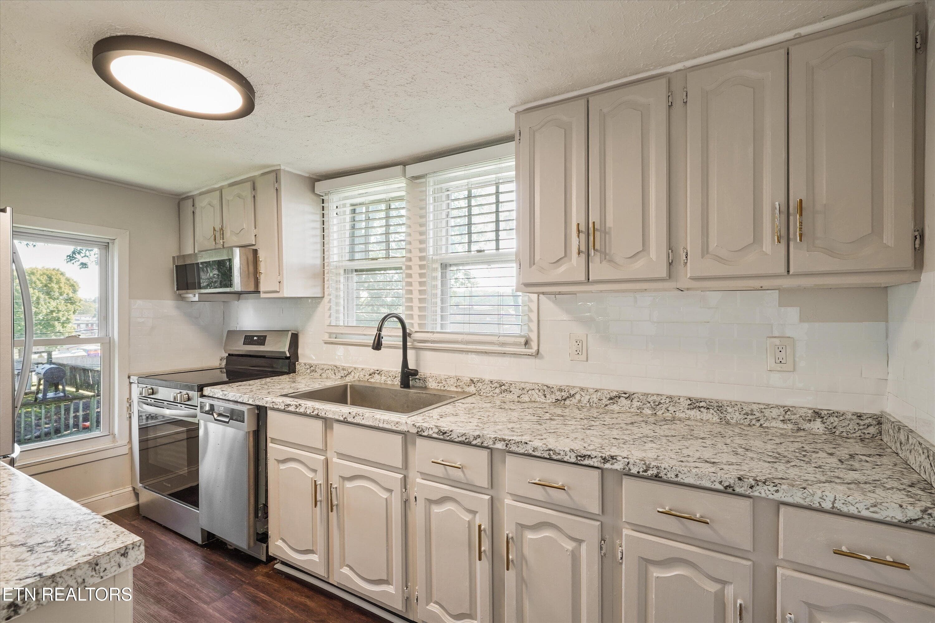 20-204 E 1st Ave 27 - 204 E 1st Ave, Lenoir City, TN 37771, Lenoir City