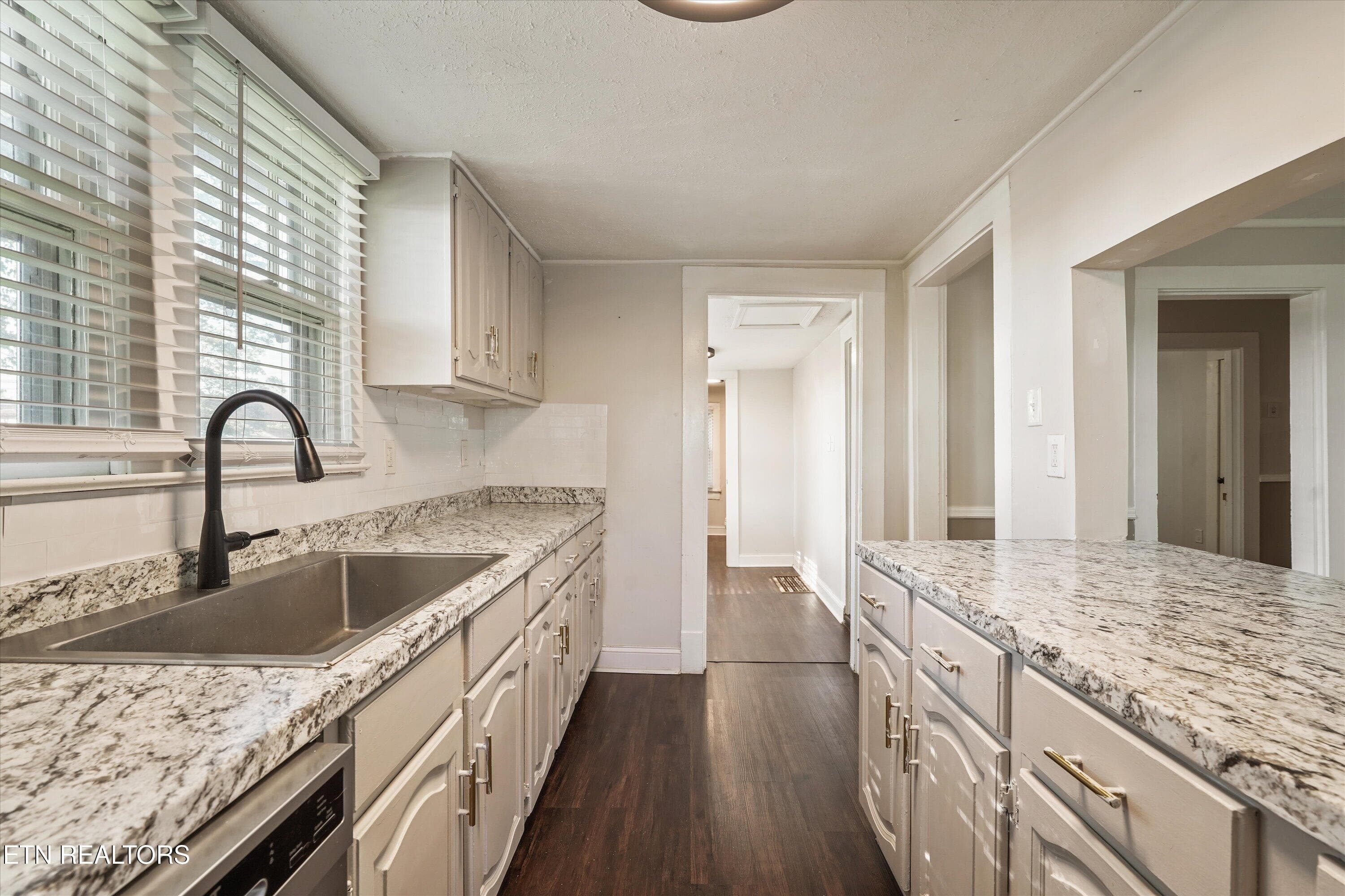 25-204 E 1st Ave 32 - 204 E 1st Ave, Lenoir City, TN 37771, Lenoir City