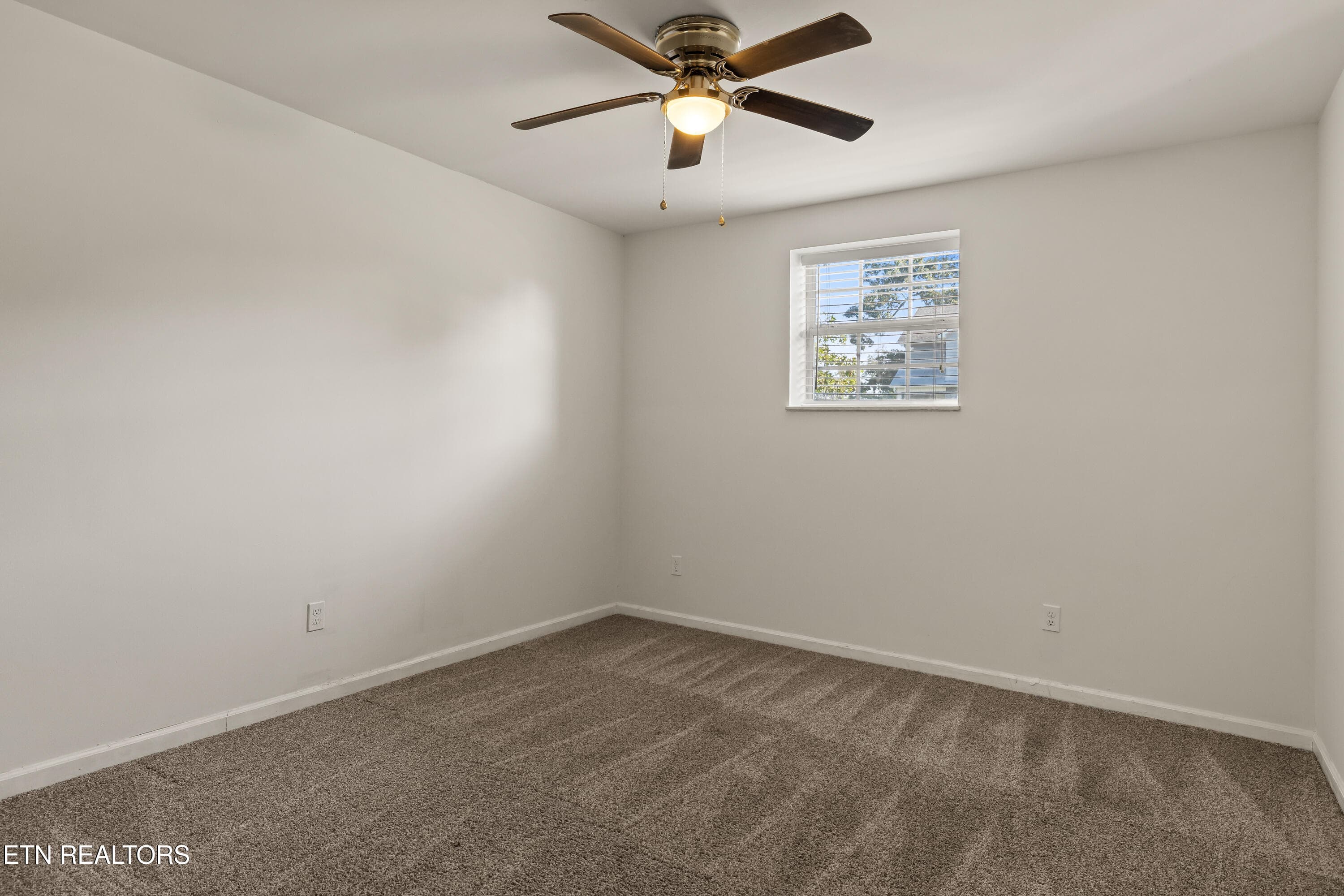 Guest room 1 - 4147 Franklin Hill Blvd, Maryville, TN 37804, Maryville