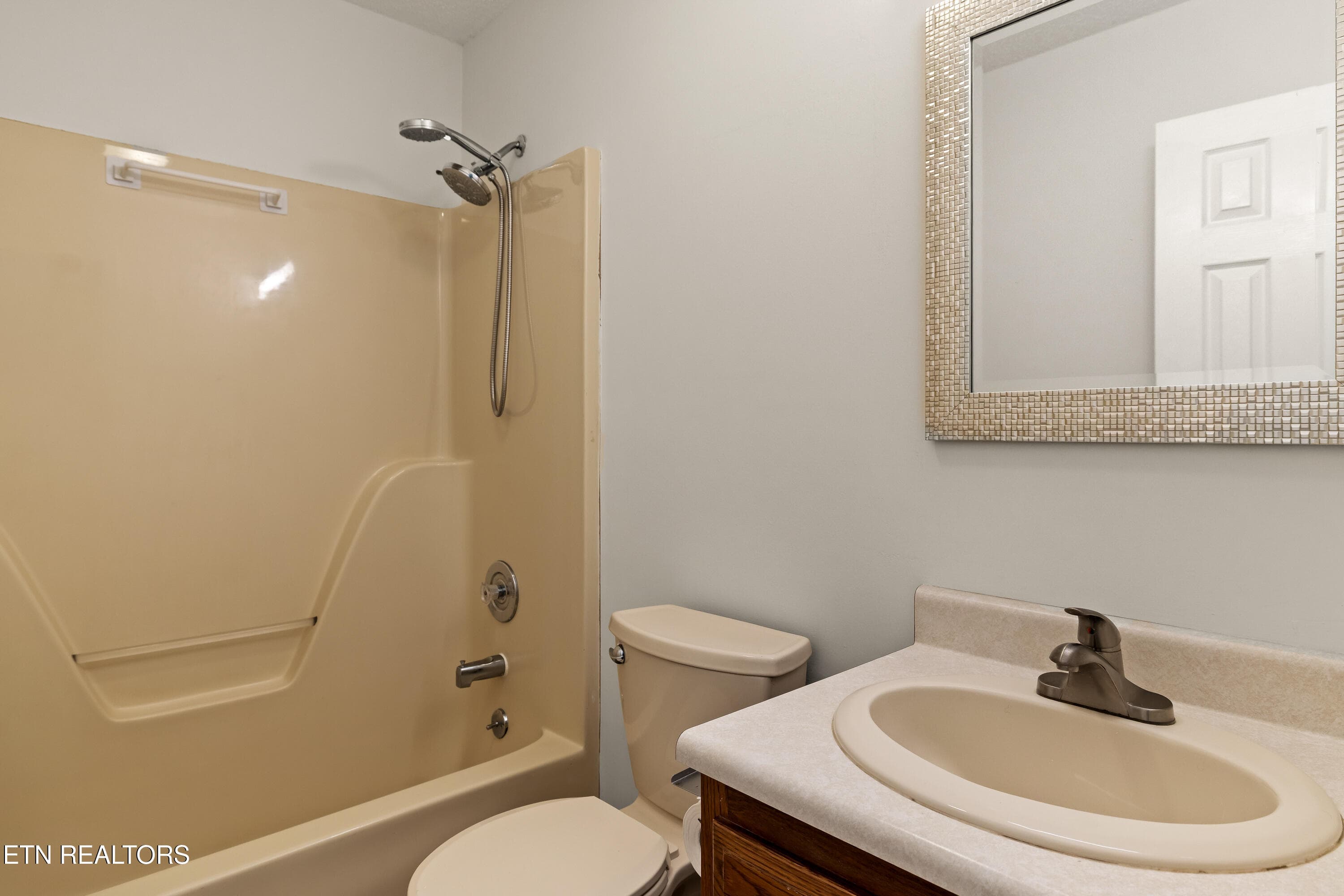 Guest bath - 4147 Franklin Hill Blvd, Maryville, TN 37804, Maryville