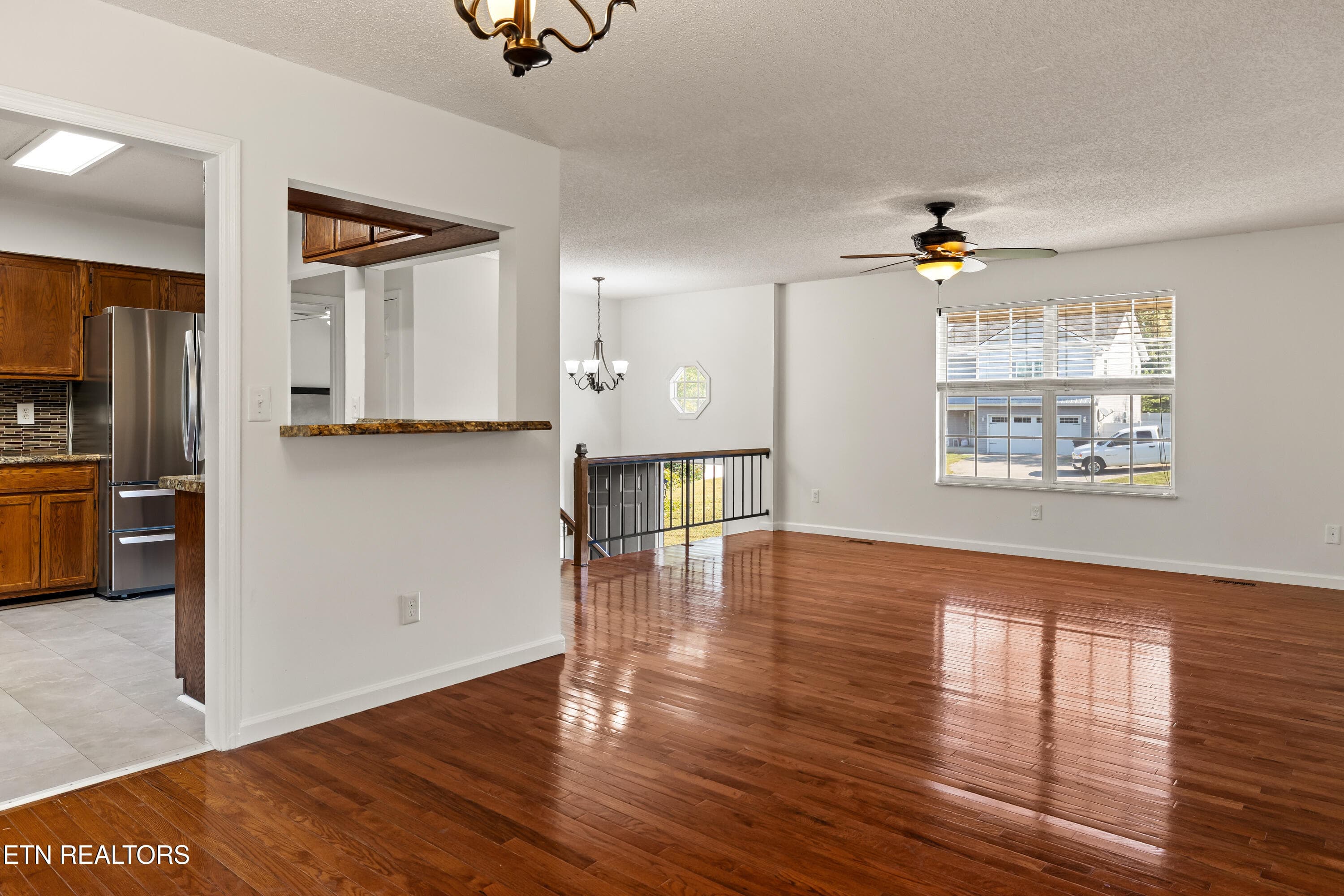 Beaming hardwood - 4147 Franklin Hill Blvd, Maryville, TN 37804, Maryville