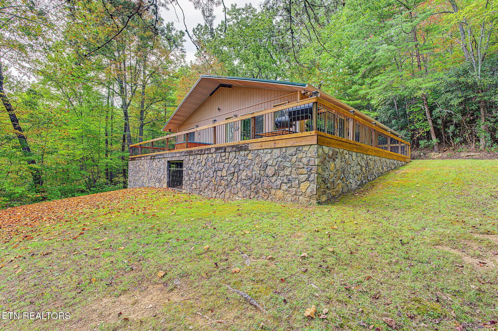 33-web-or-mls-4222-fox-hunters-ln - 4222 Fox Hunters Lane, Sevierville, TN 37876, Sevierville