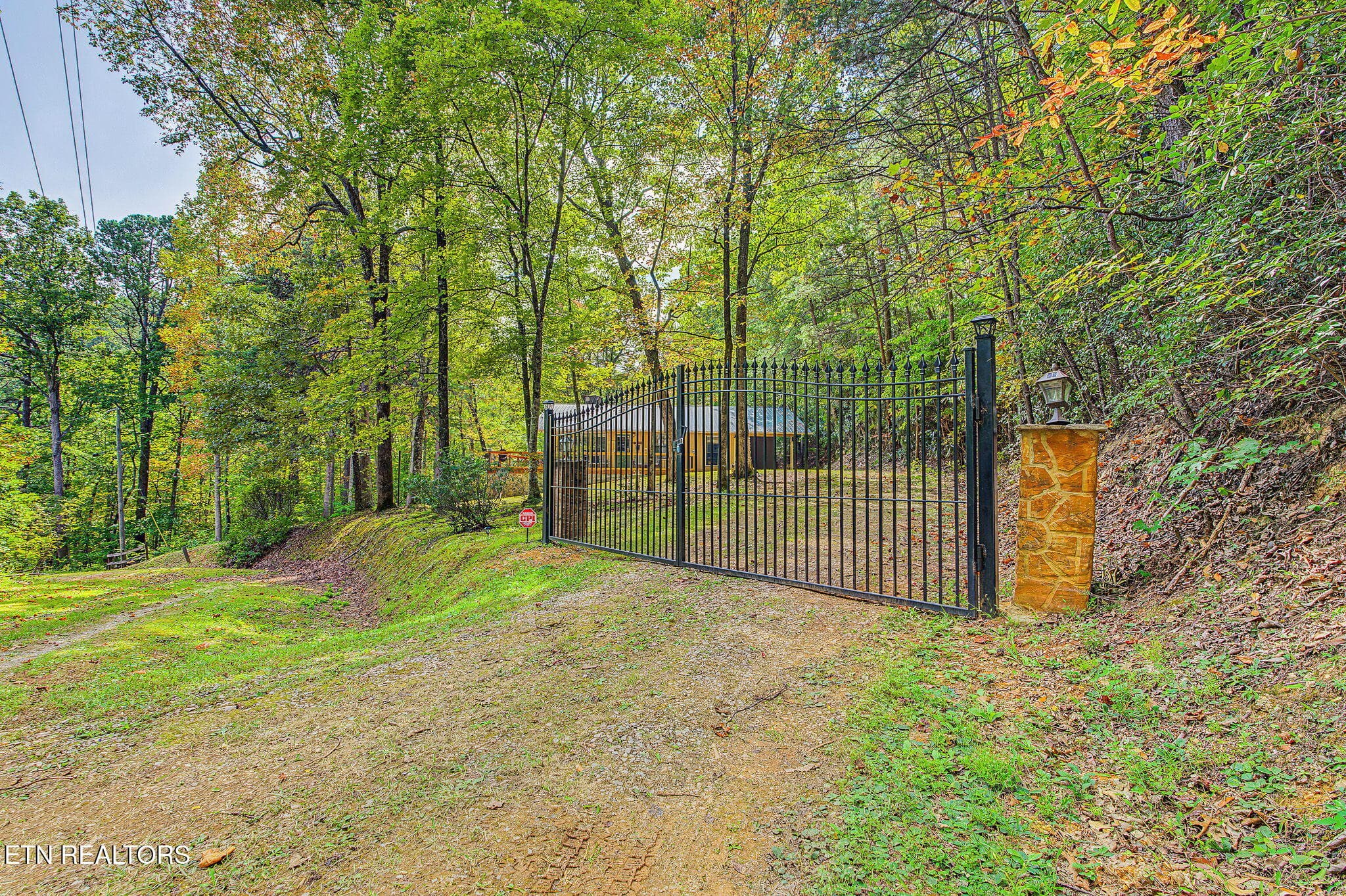 35-web-or-mls-4222-fox-hunters-ln - 4222 Fox Hunters Lane, Sevierville, TN 37876, Sevierville
