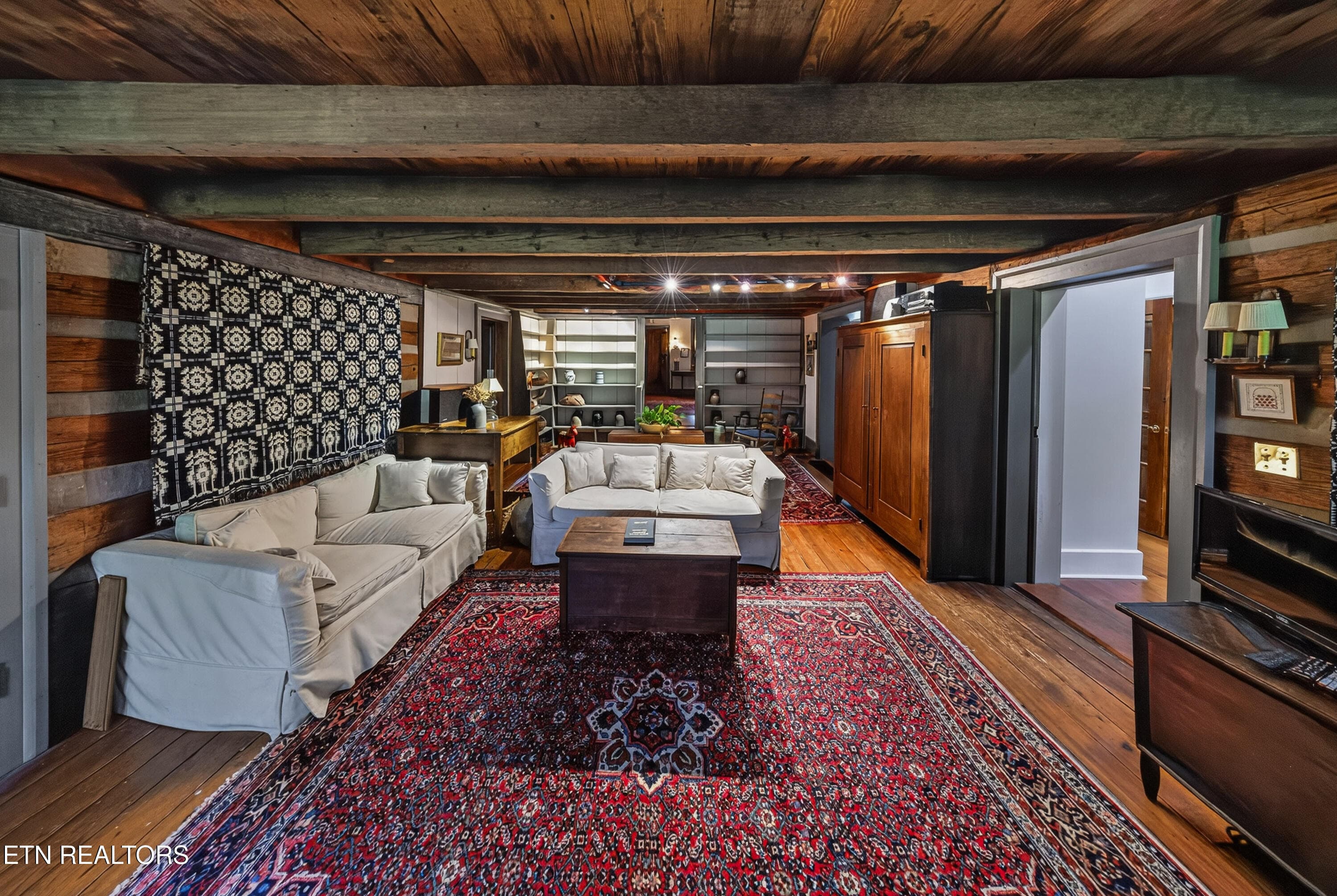 Cozy & Inviting - 3790 Hollybrook Rd, Rockford, TN 37853
