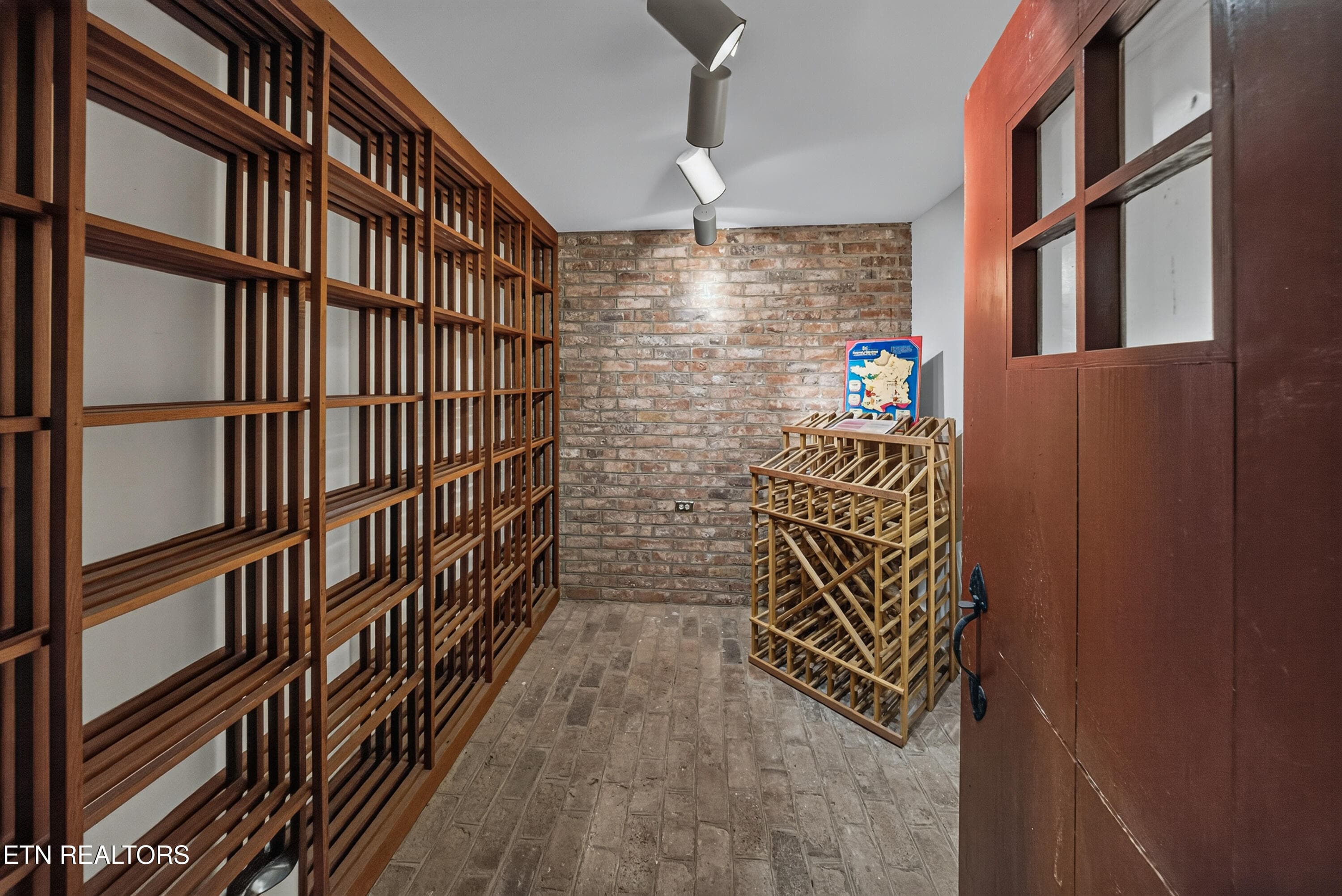 2500 Bottle Cellar - 3790 Hollybrook Rd, Rockford, TN 37853