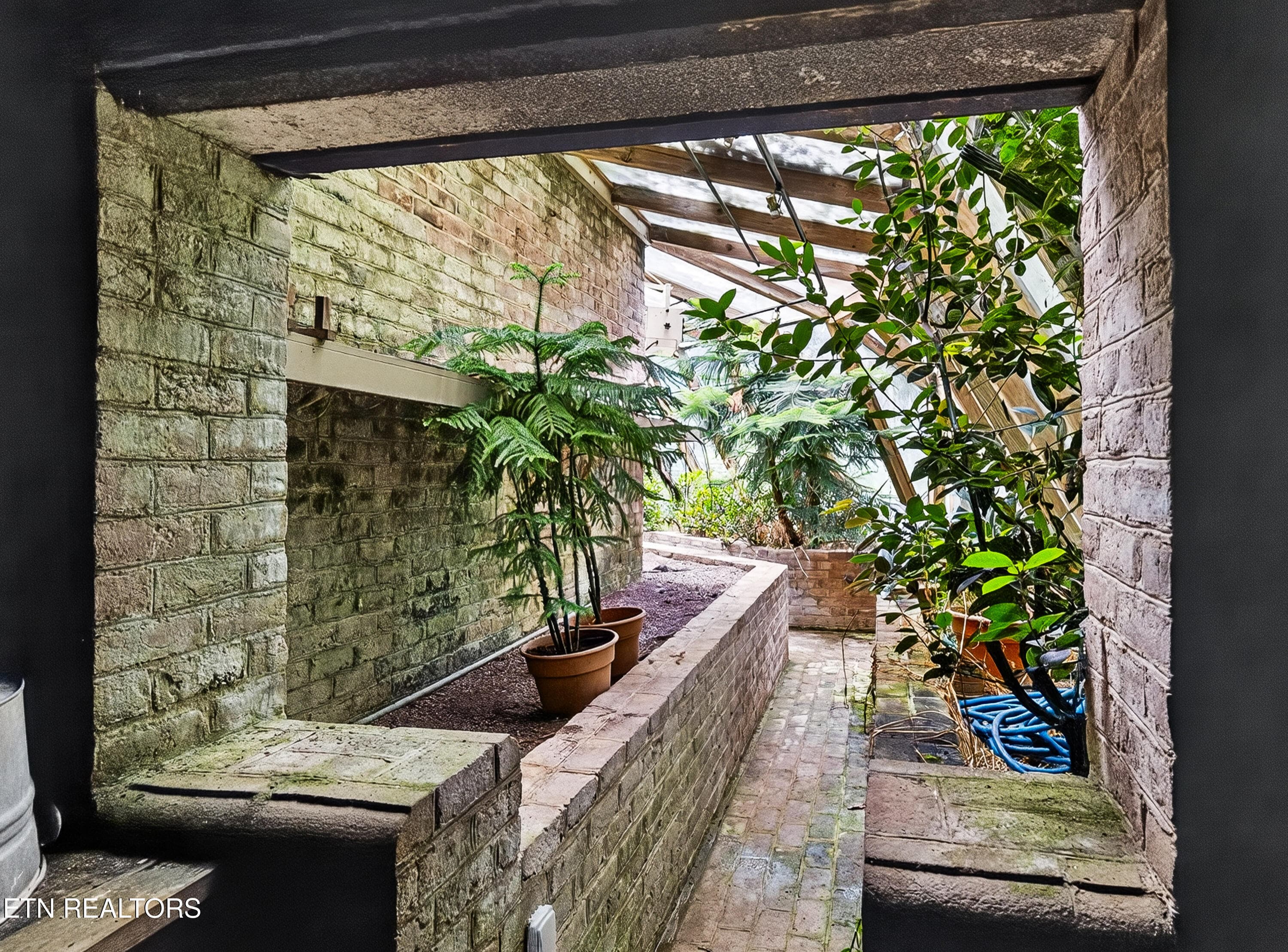 Potting Station, Irrigation & Heated - 3790 Hollybrook Rd, Rockford, TN 37853