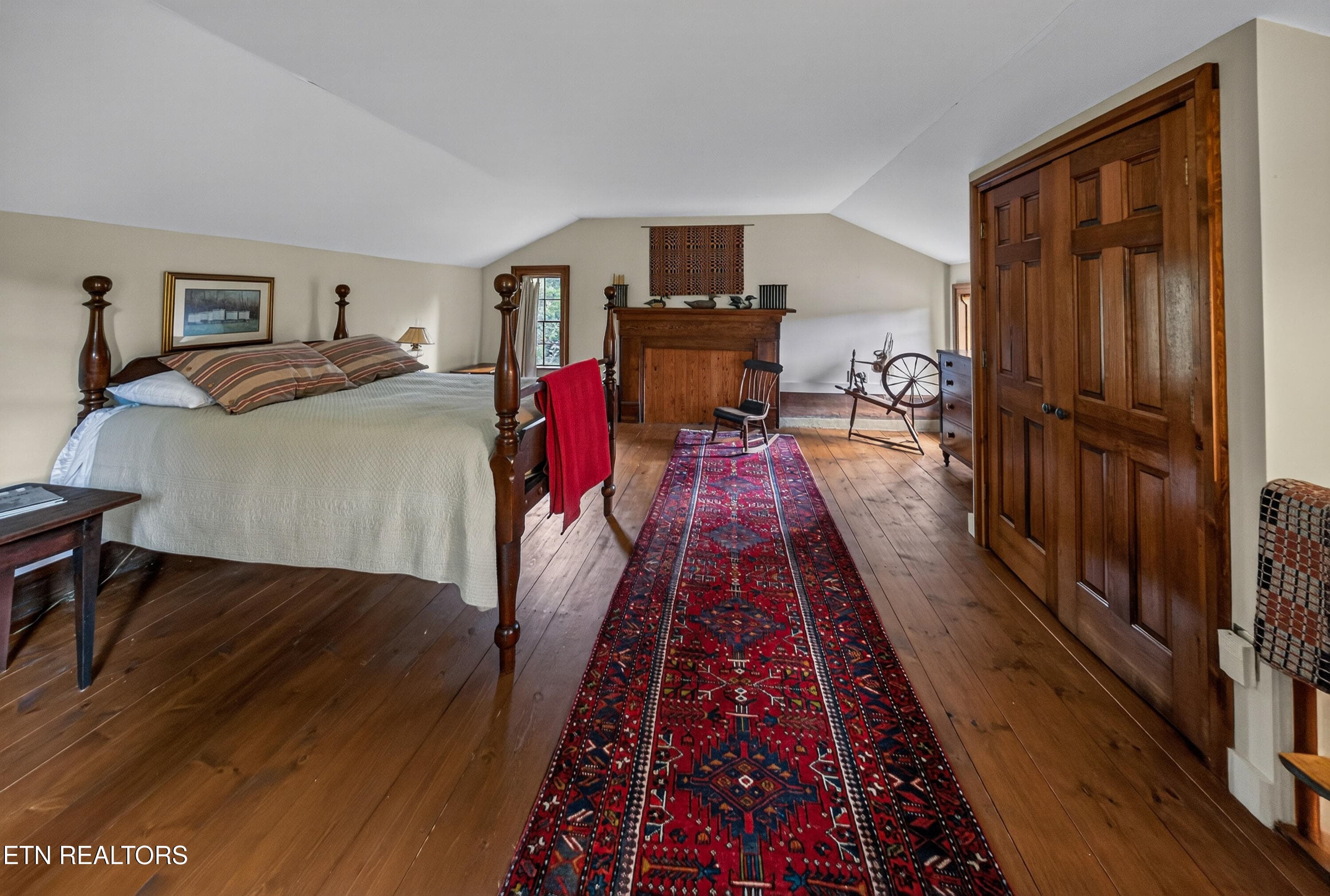 Guest House Bedroom - 3790 Hollybrook Rd, Rockford, TN 37853