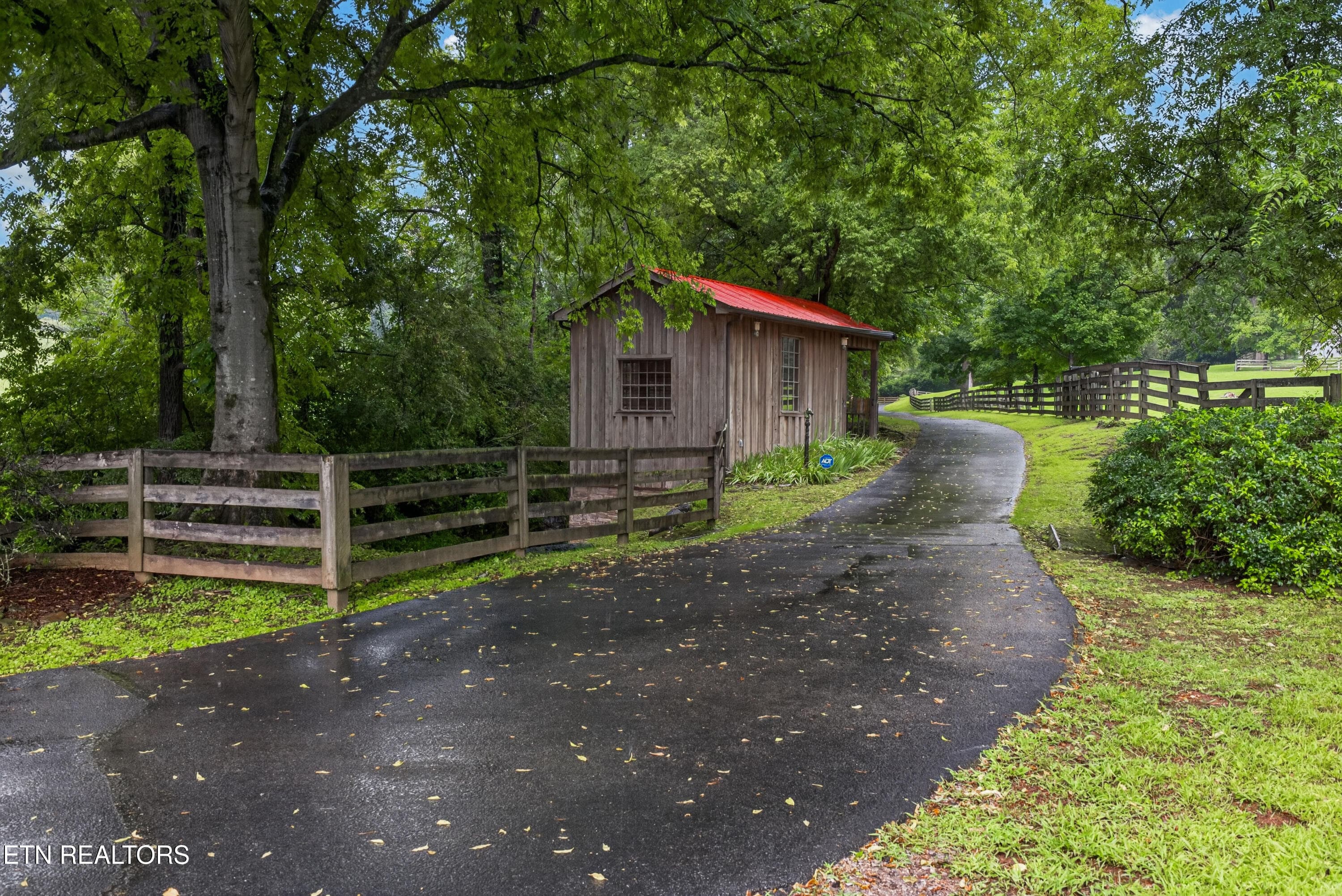 Dairy House - 3790 Hollybrook Rd, Rockford, TN 37853
