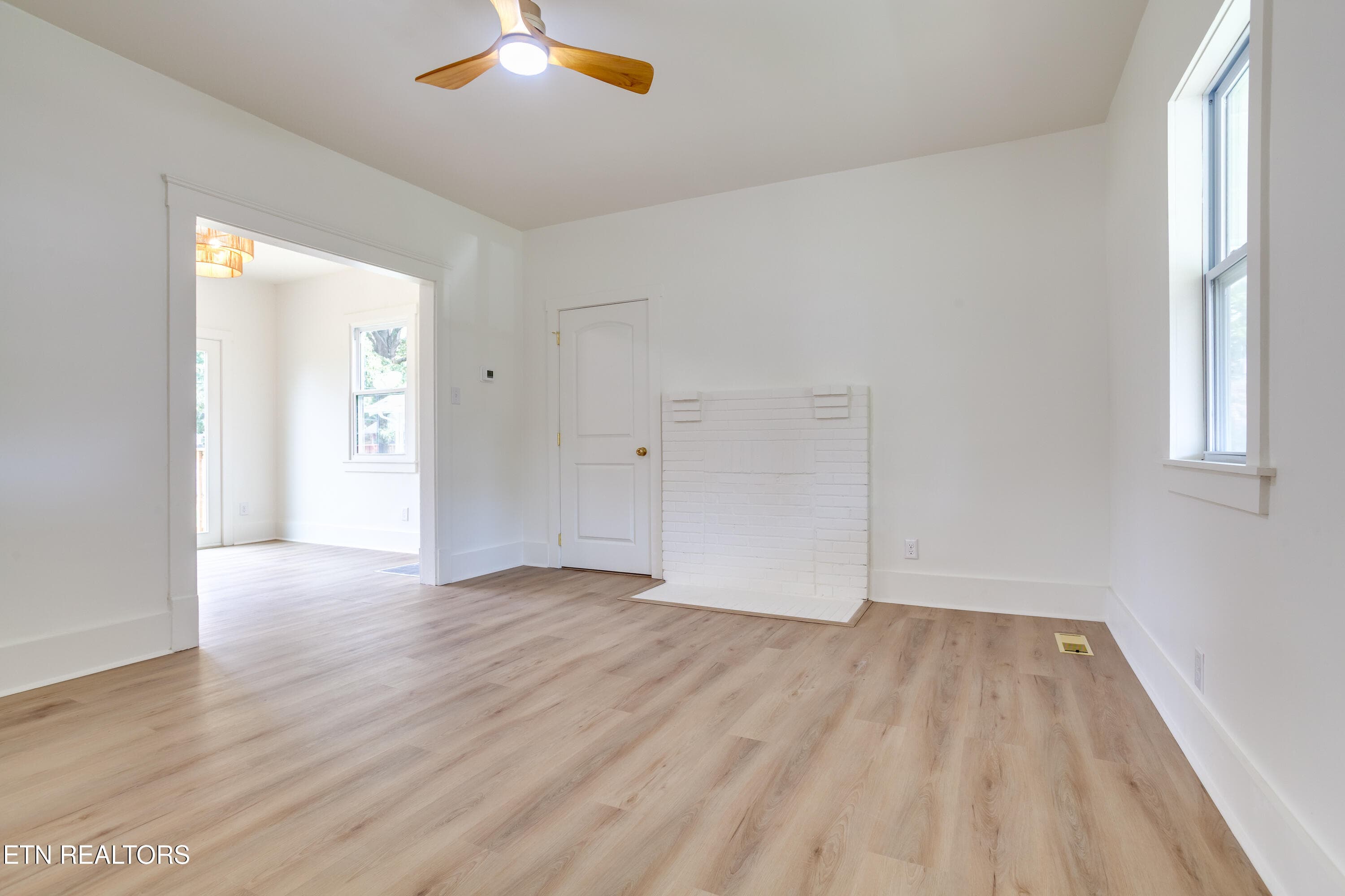 Living Room - 313 Lynnwood Drive, Knoxville, TN 37918, Knoxville