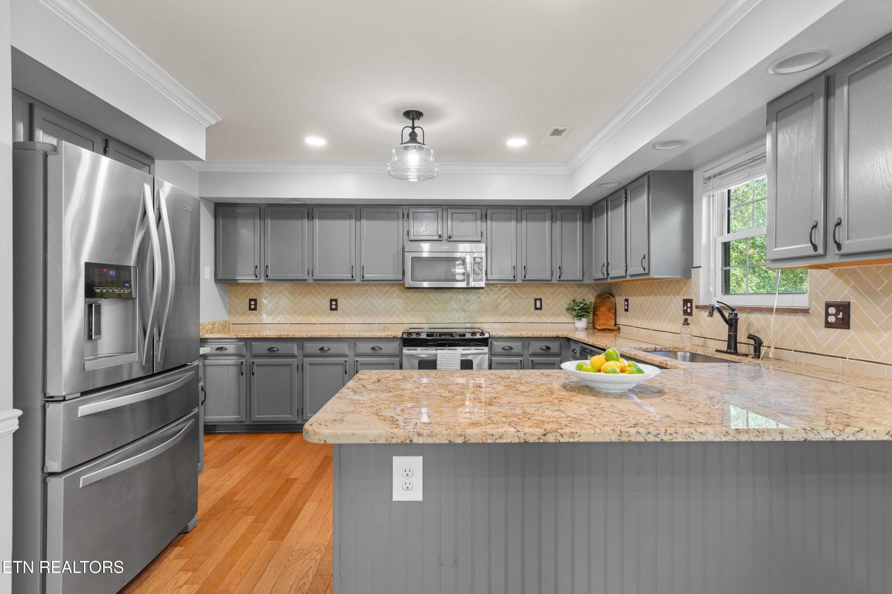 Kitchen Island - 7359 Shalimar Point Way, Knoxville, TN 37918, Knoxville