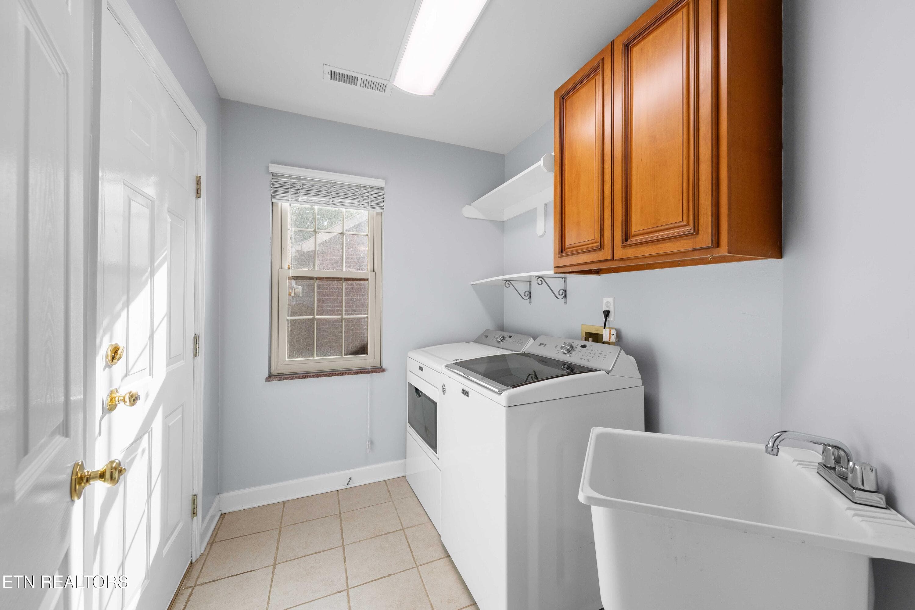 Laundry Room - 7359 Shalimar Point Way, Knoxville, TN 37918, Knoxville
