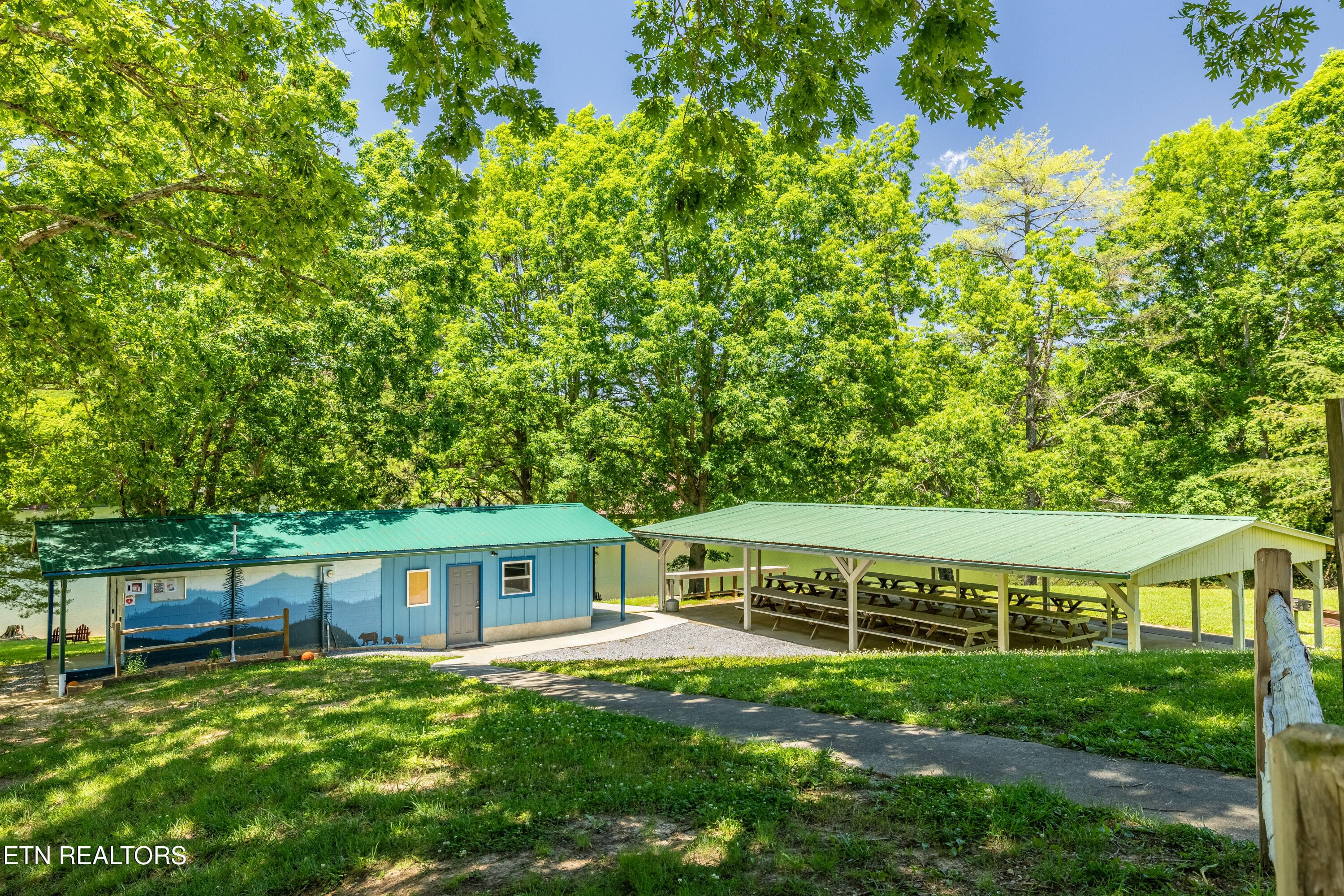 BobcatTrl-24 - 6011 Ohio St, Tallassee, TN 37878