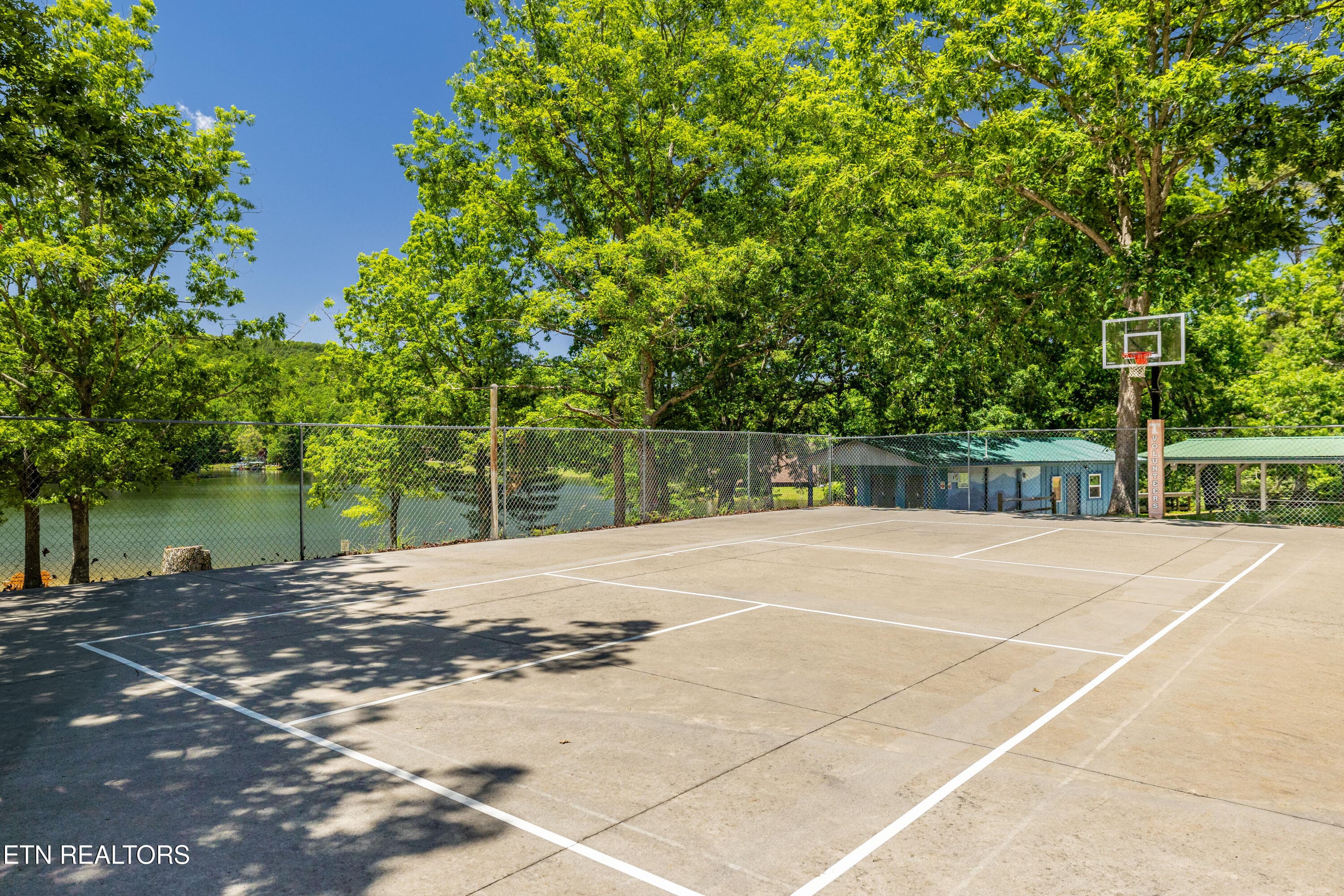 BobcatTrl-36 - 6011 Ohio St, Tallassee, TN 37878