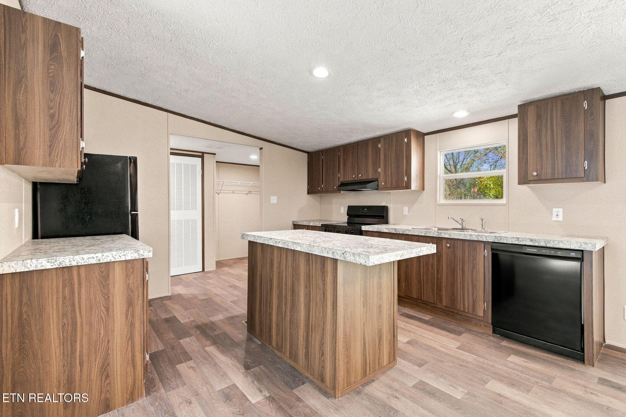Kitchen - 451 Eureka Rd, Rockwood, TN 37854