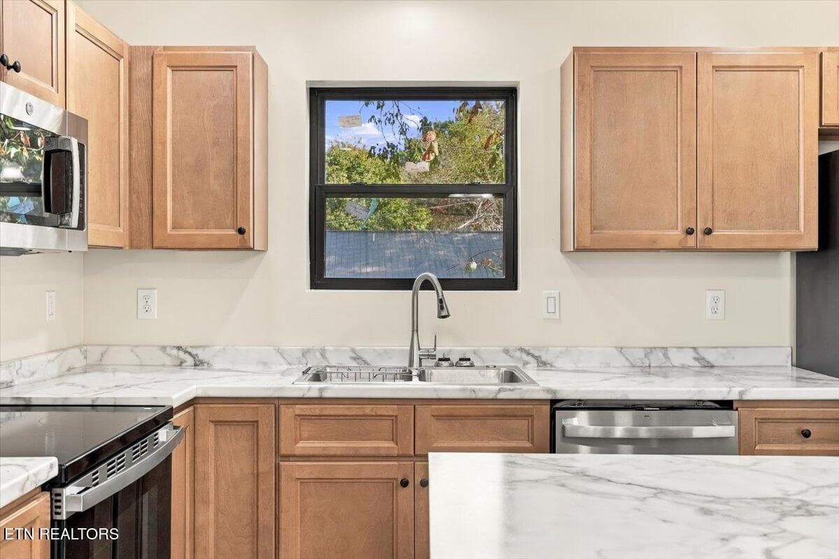 11-120 Point Oak Dr 11 - 120 Point Oak Drive, Parrottsville, TN 37843, Parrottsville