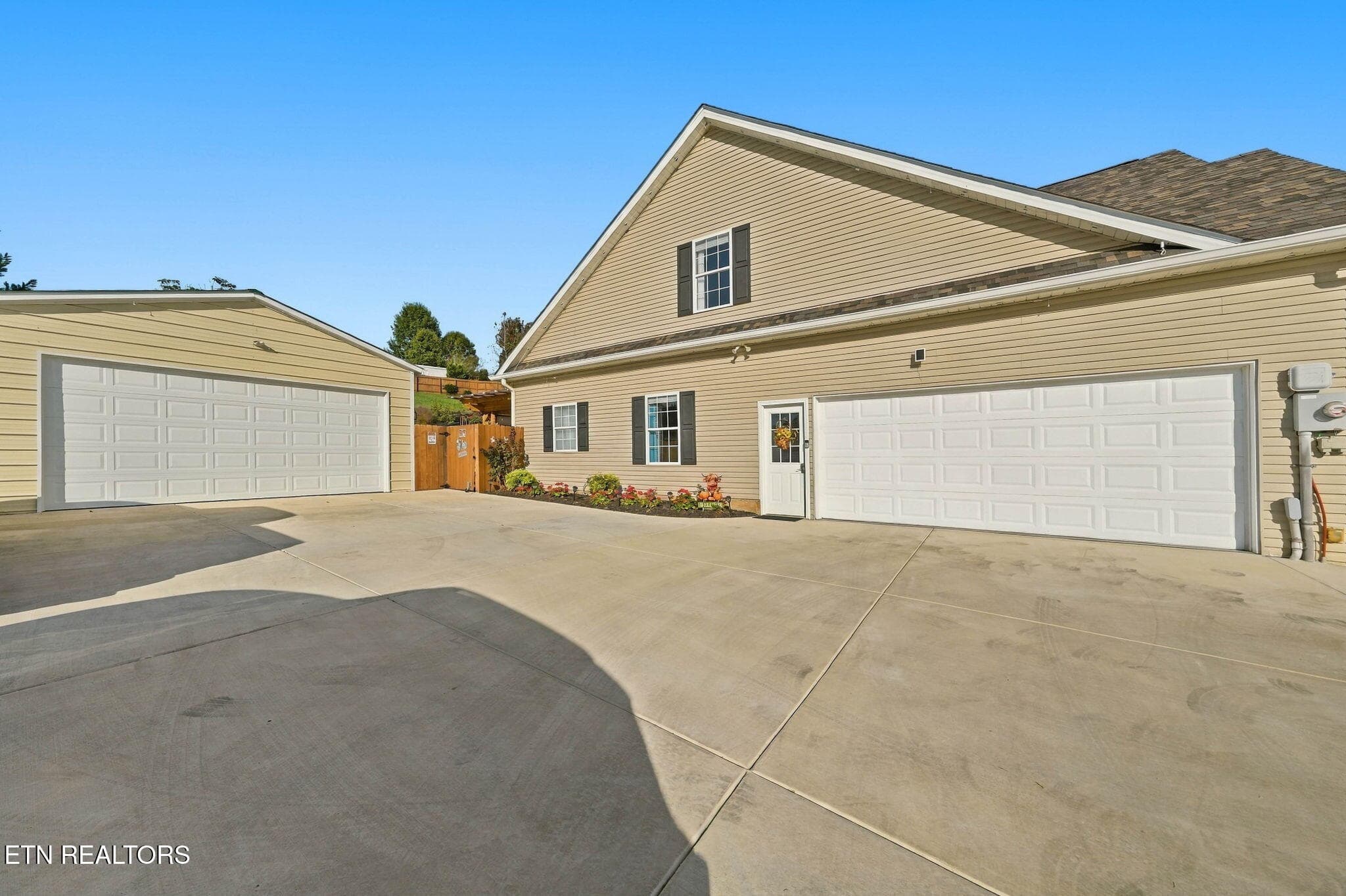 Garage Space for 4 cars - 131 Raspberry Drive, New Market, TN 37820, New Market