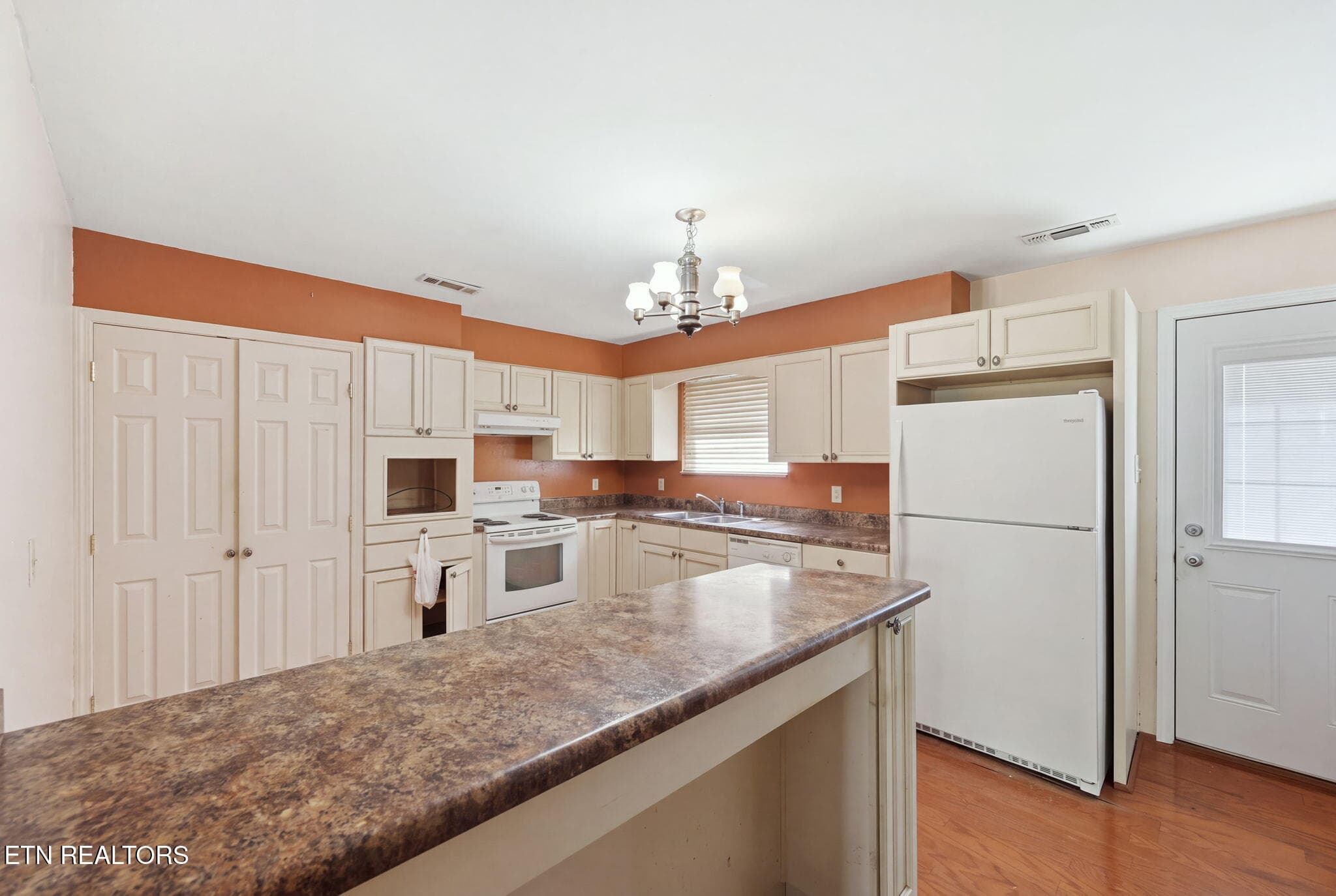 5-web-or-mls-005_4704Maplehill - 4704 Maplehill Rd, Knoxville, TN 37914, Knoxville