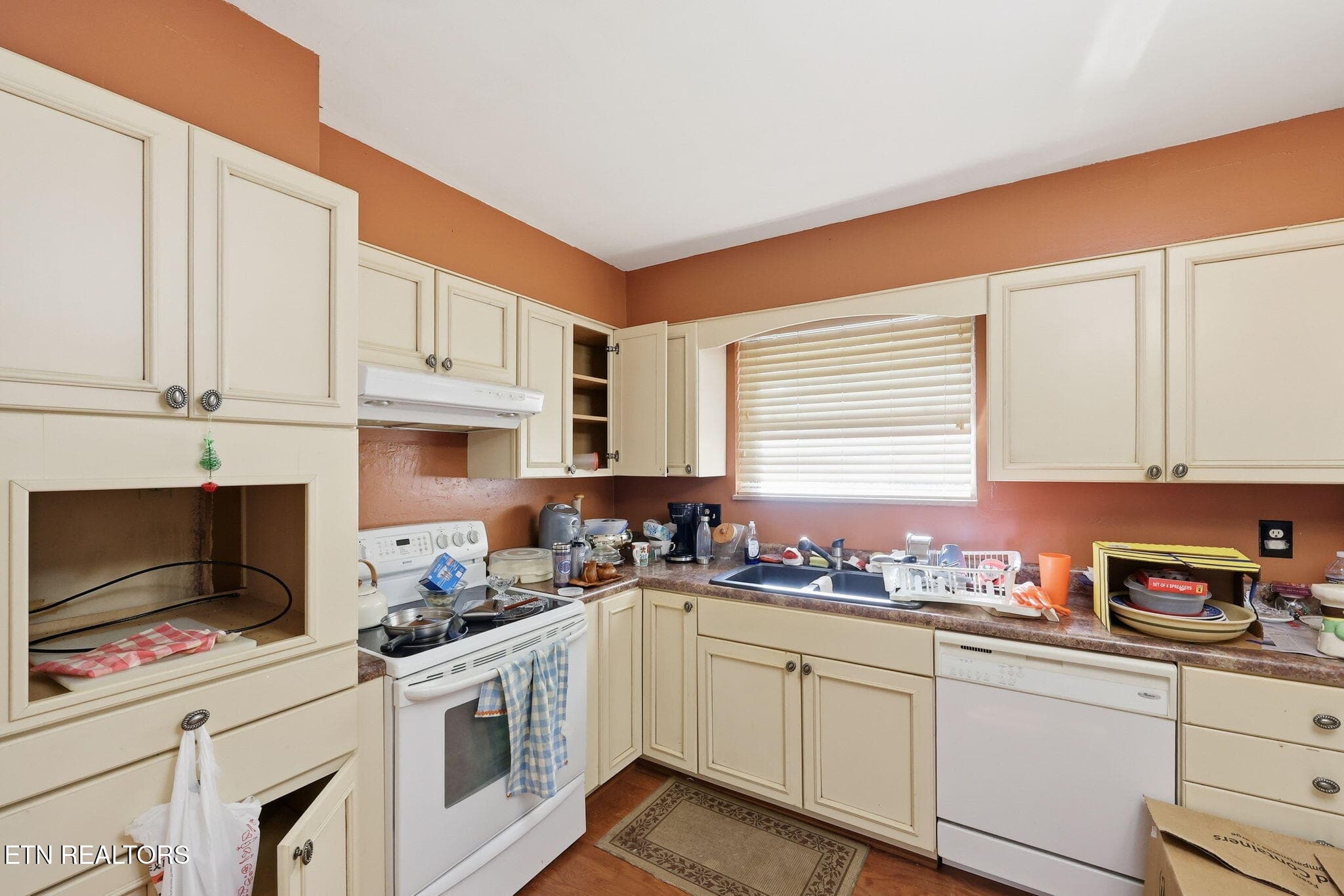 8-web-or-mls-008_4704Maplehill - 4704 Maplehill Rd, Knoxville, TN 37914, Knoxville