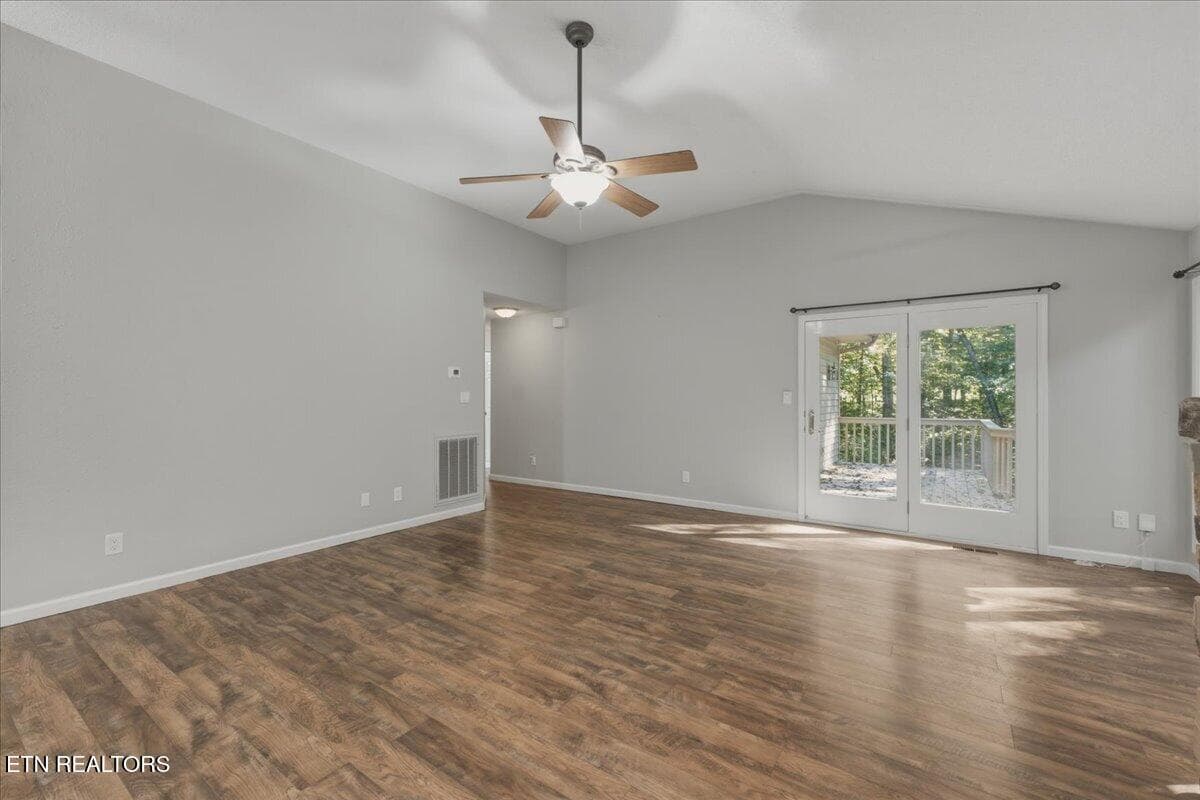 04-Living Room - 310 Paoli Trace, Loudon, TN 37774, Loudon