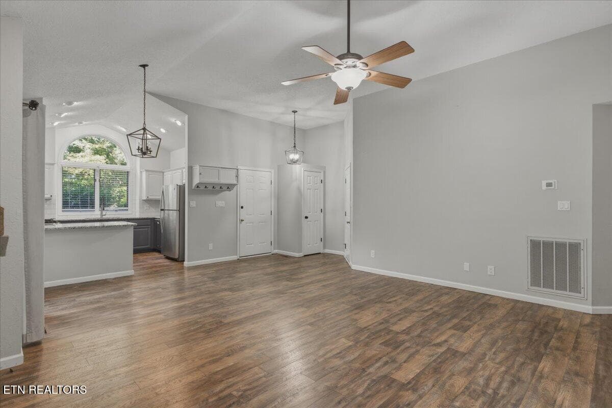 05-Living Room - 310 Paoli Trace, Loudon, TN 37774, Loudon