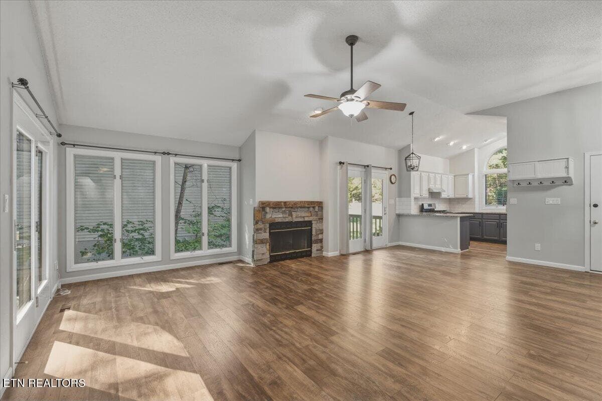 06-Living Room - 310 Paoli Trace, Loudon, TN 37774, Loudon