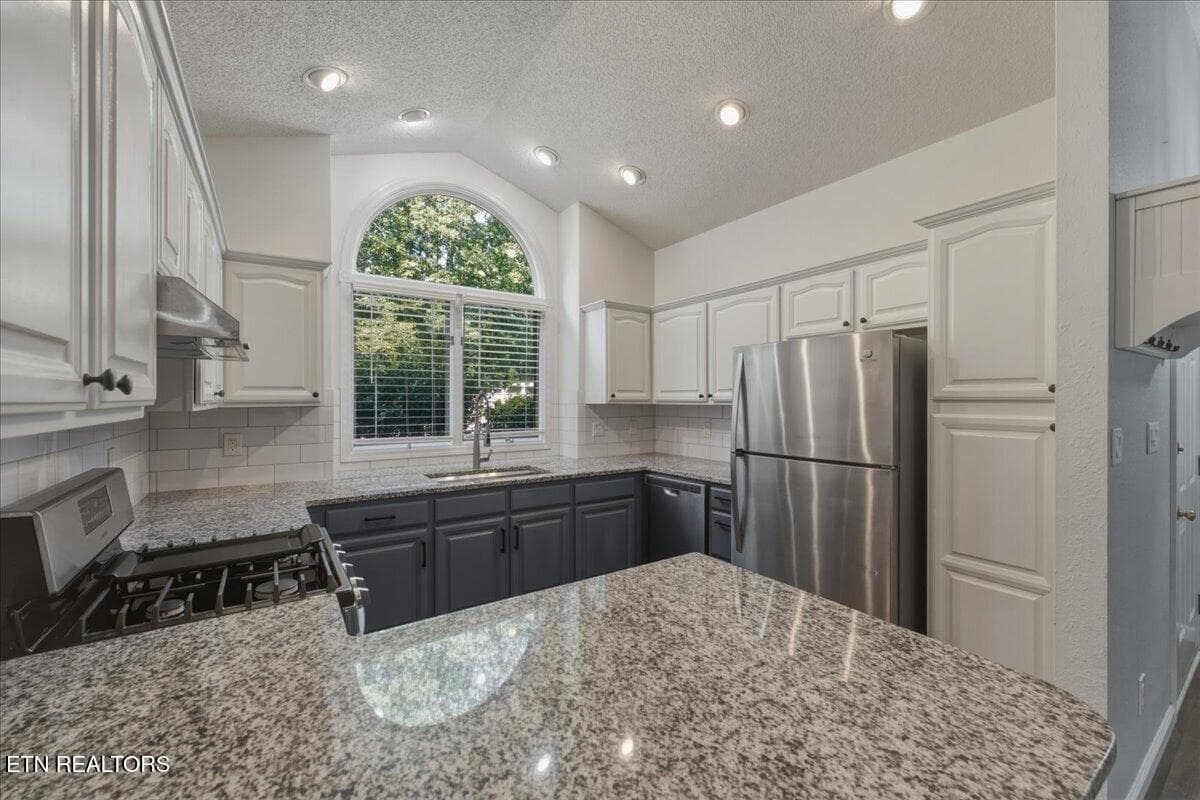 12-Kitchen - 310 Paoli Trace, Loudon, TN 37774, Loudon