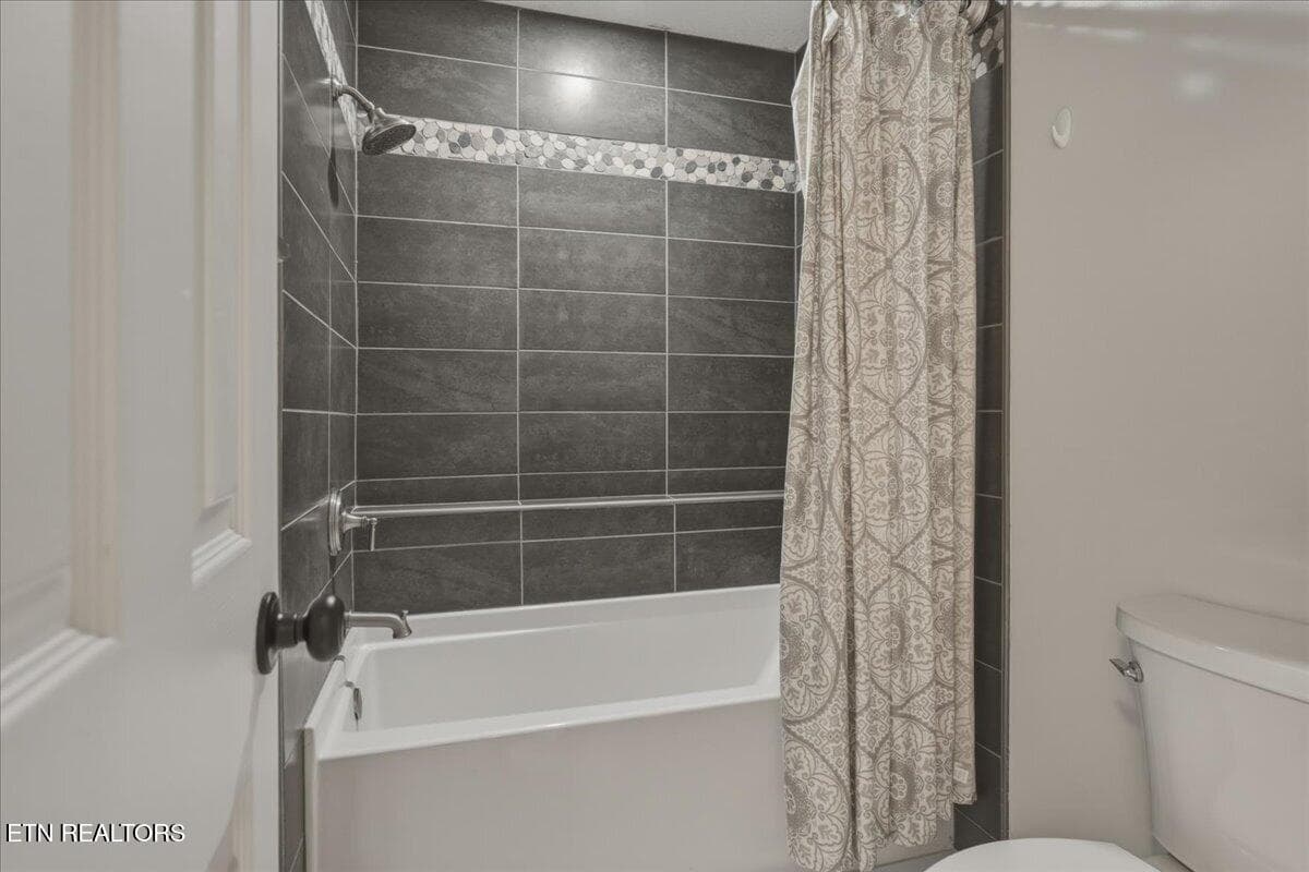 21-Primary Bath - 310 Paoli Trace, Loudon, TN 37774, Loudon