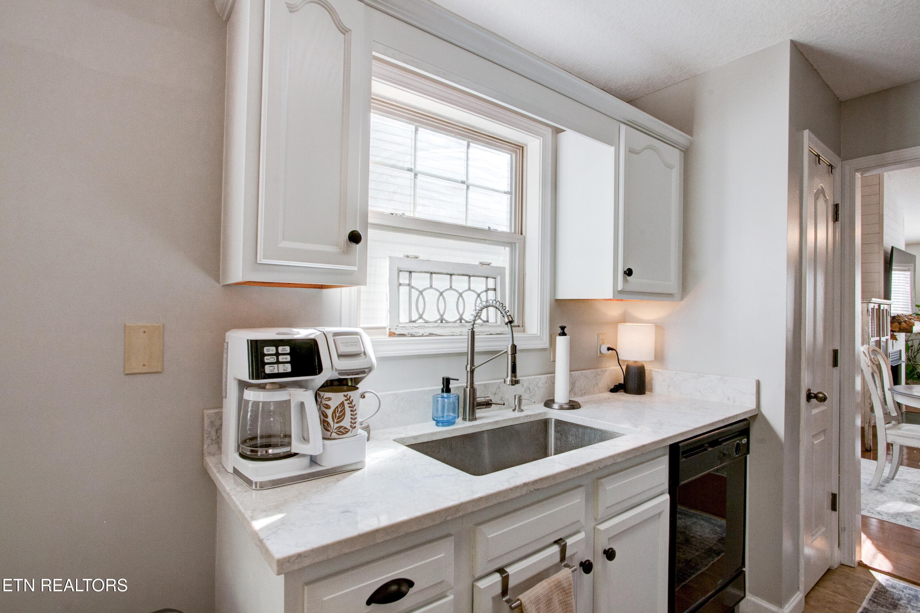 009 - 9931 Thunderbolt Way Kitchen - 9931 Thunderbolt Way, Knoxville, TN 37923, Knoxville