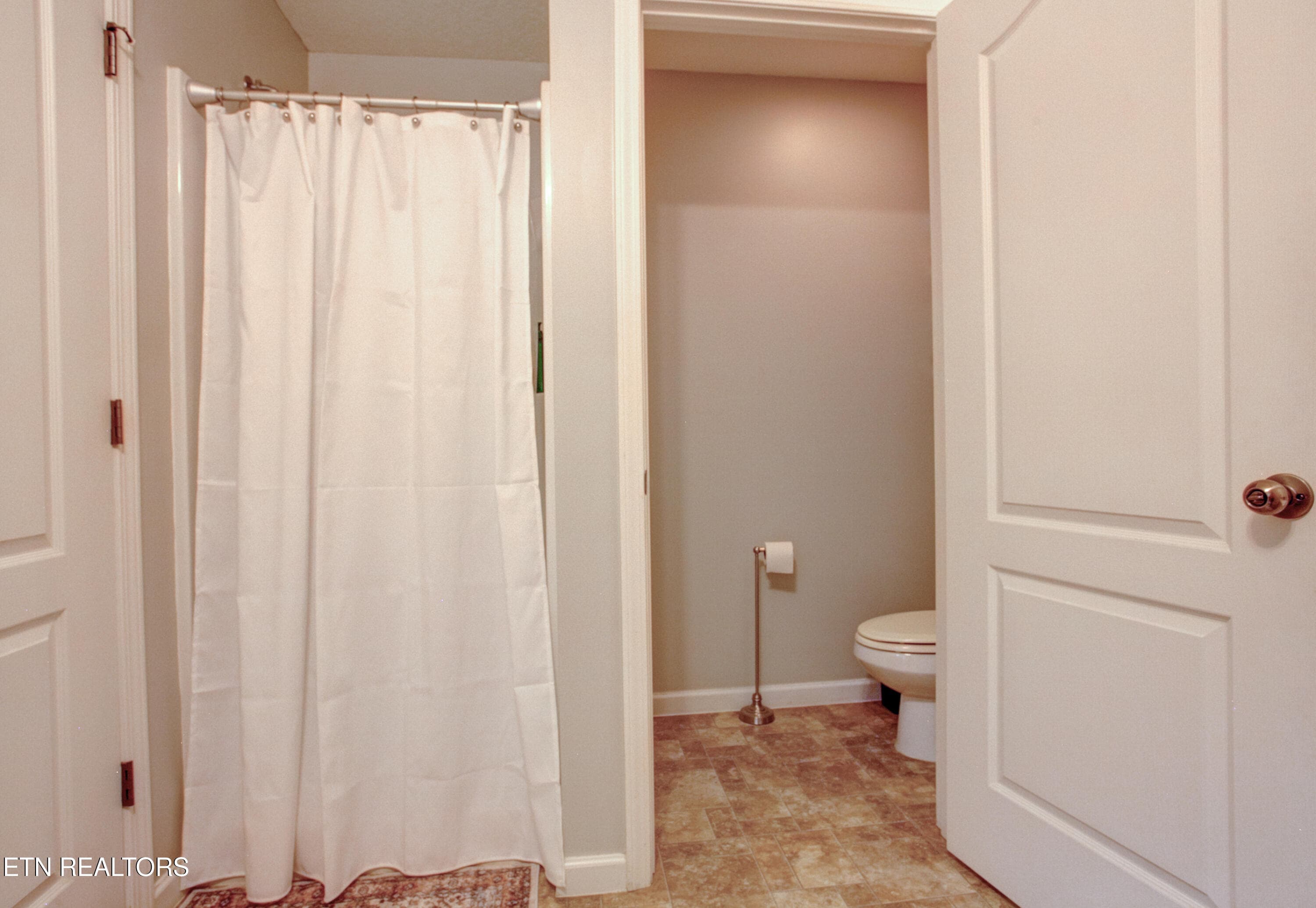 031 - 9931 Thunderbolt Way Ensuite - 9931 Thunderbolt Way, Knoxville, TN 37923, Knoxville