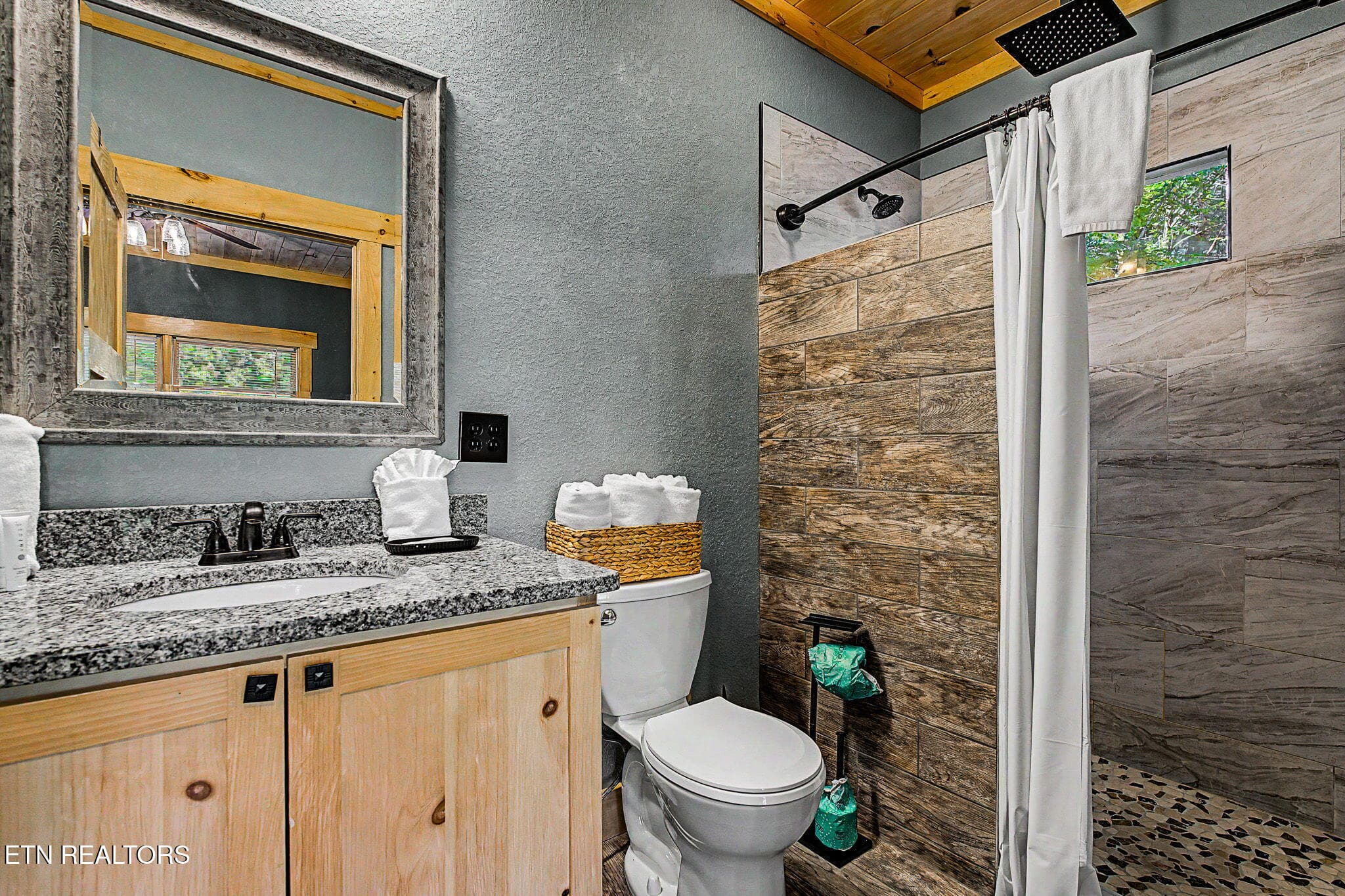 4-web-or-mls-2489-waldens-creek-rd - 2489 Waldens Creek Rd, Sevierville, TN 37862, Sevierville