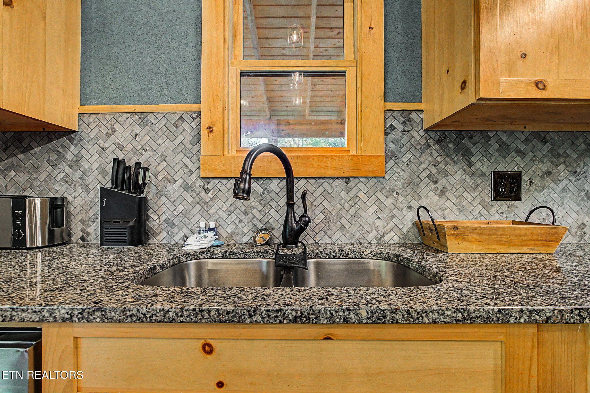 8-web-or-mls-2489-waldens-creek-rd - 2489 Waldens Creek Rd, Sevierville, TN 37862, Sevierville