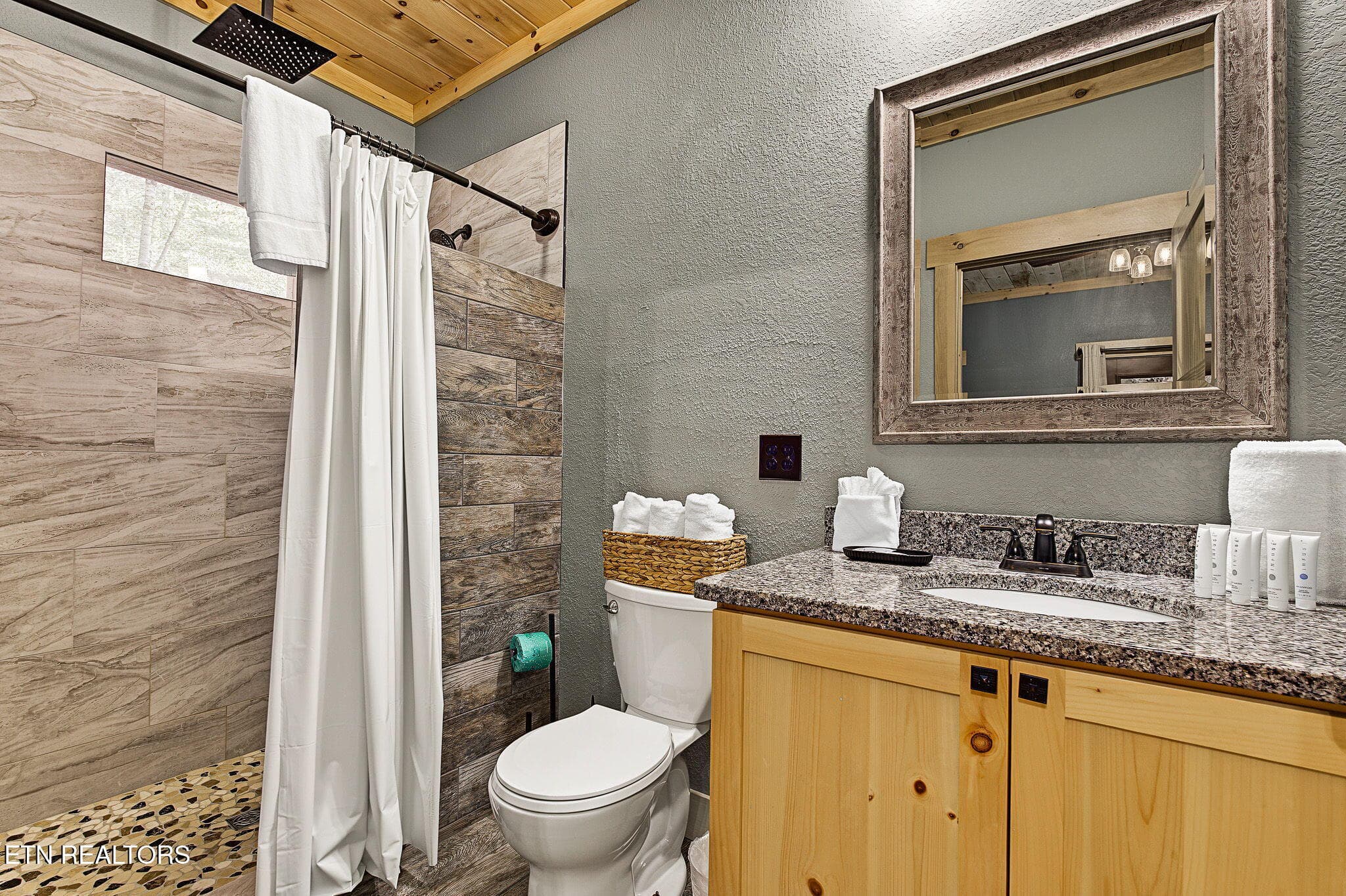 20-web-or-mls-2489-waldens-creek-rd - 2489 Waldens Creek Rd, Sevierville, TN 37862, Sevierville
