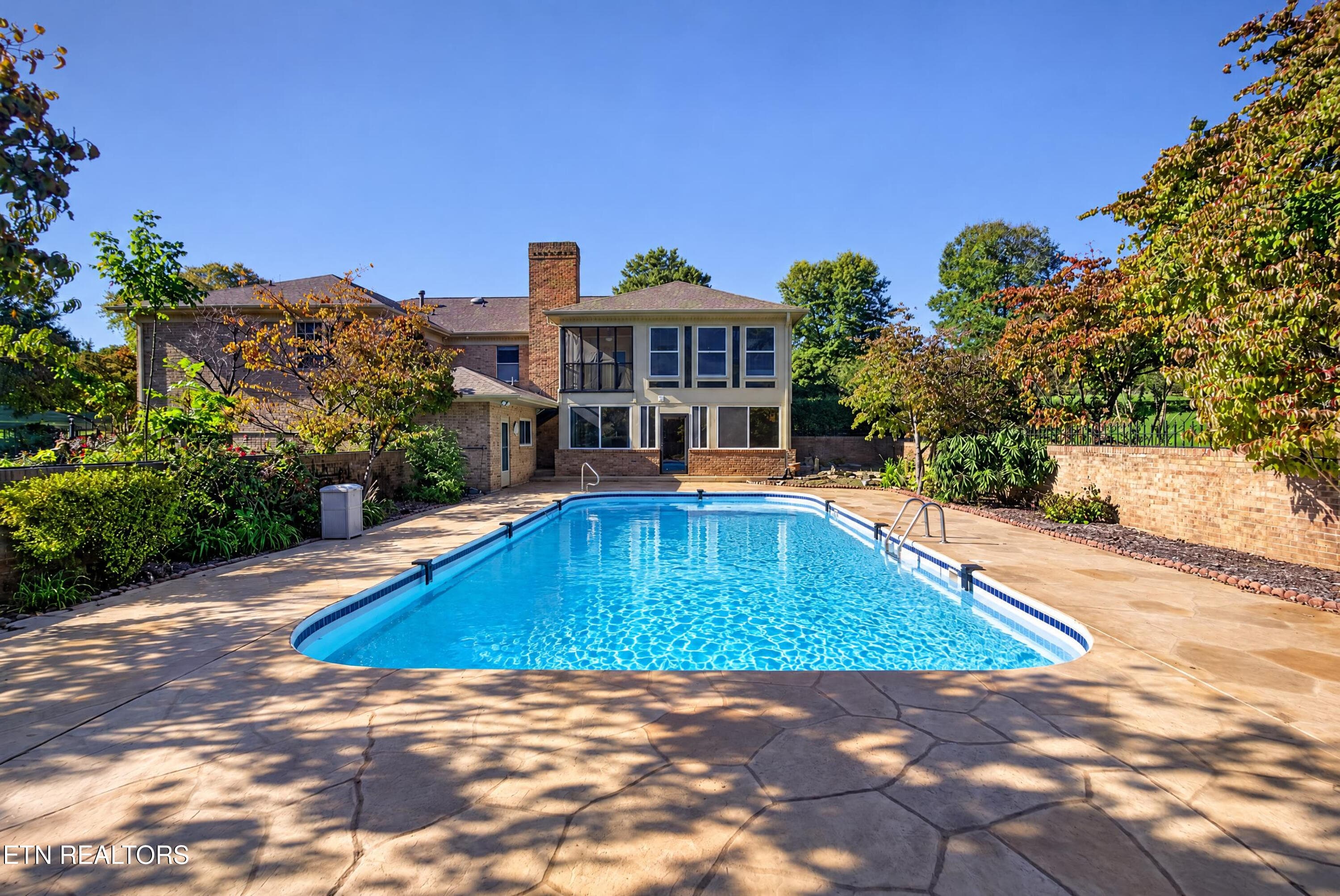 In-ground Pool - 5504 River Point Cove Rd, Knoxville, TN 37919