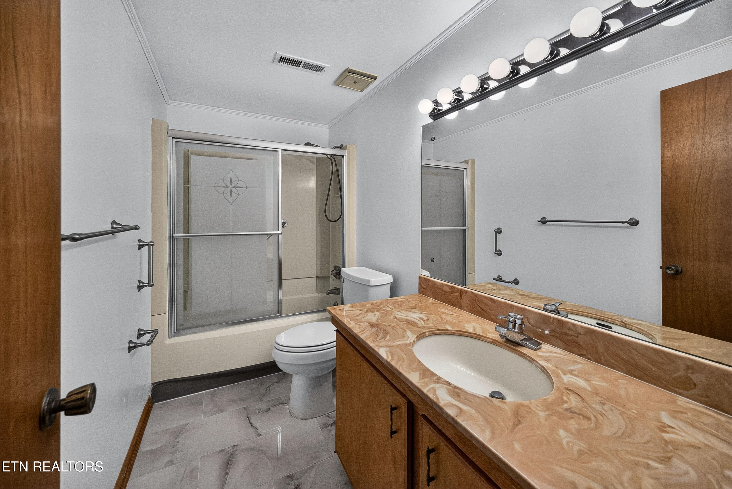 Bathroom 3 - 5504 River Point Cove Rd, Knoxville, TN 37919