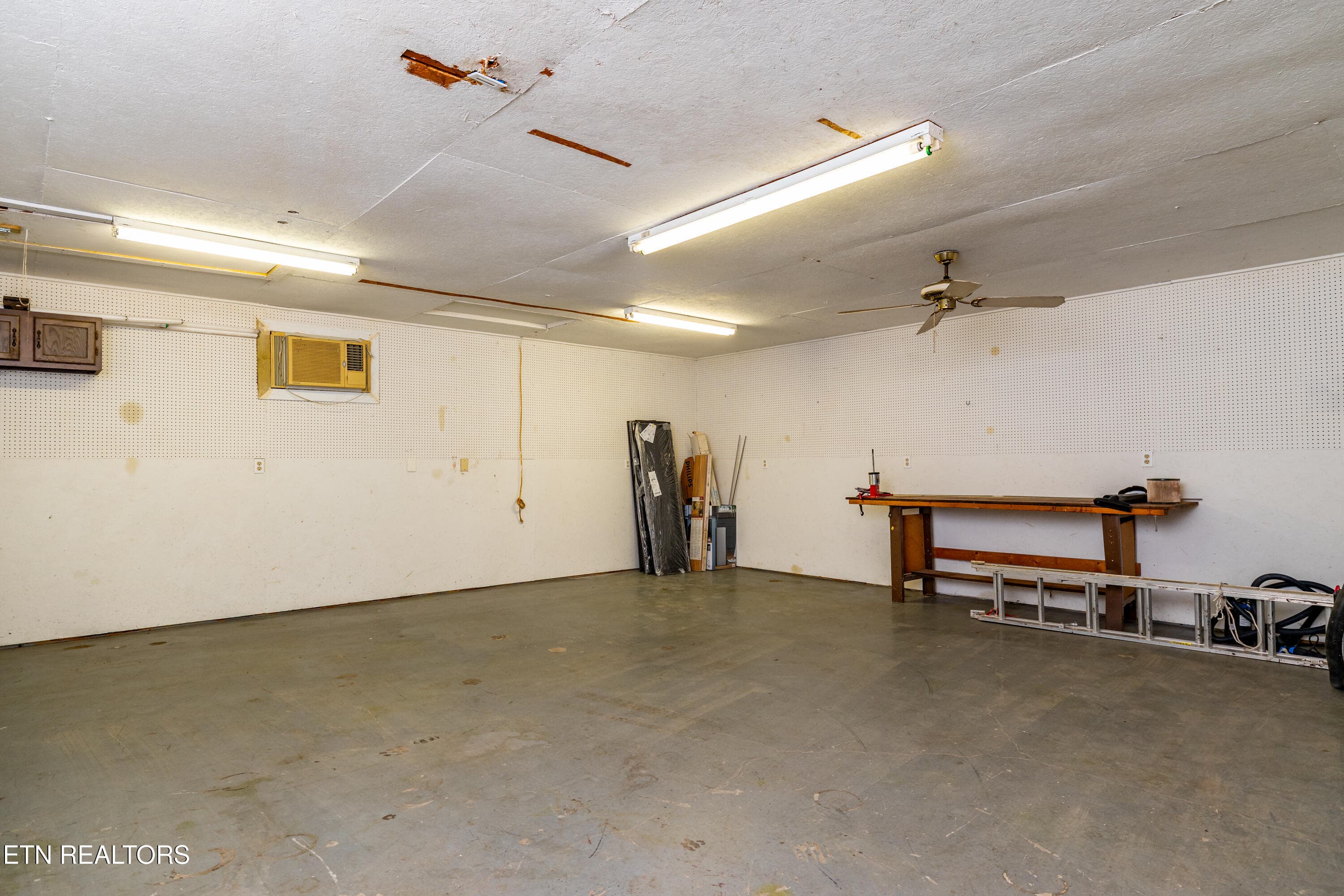 6054PleasantRunLn-42 - 6054 Pleasant Run Lane, Knoxville, TN 37918, Knoxville
