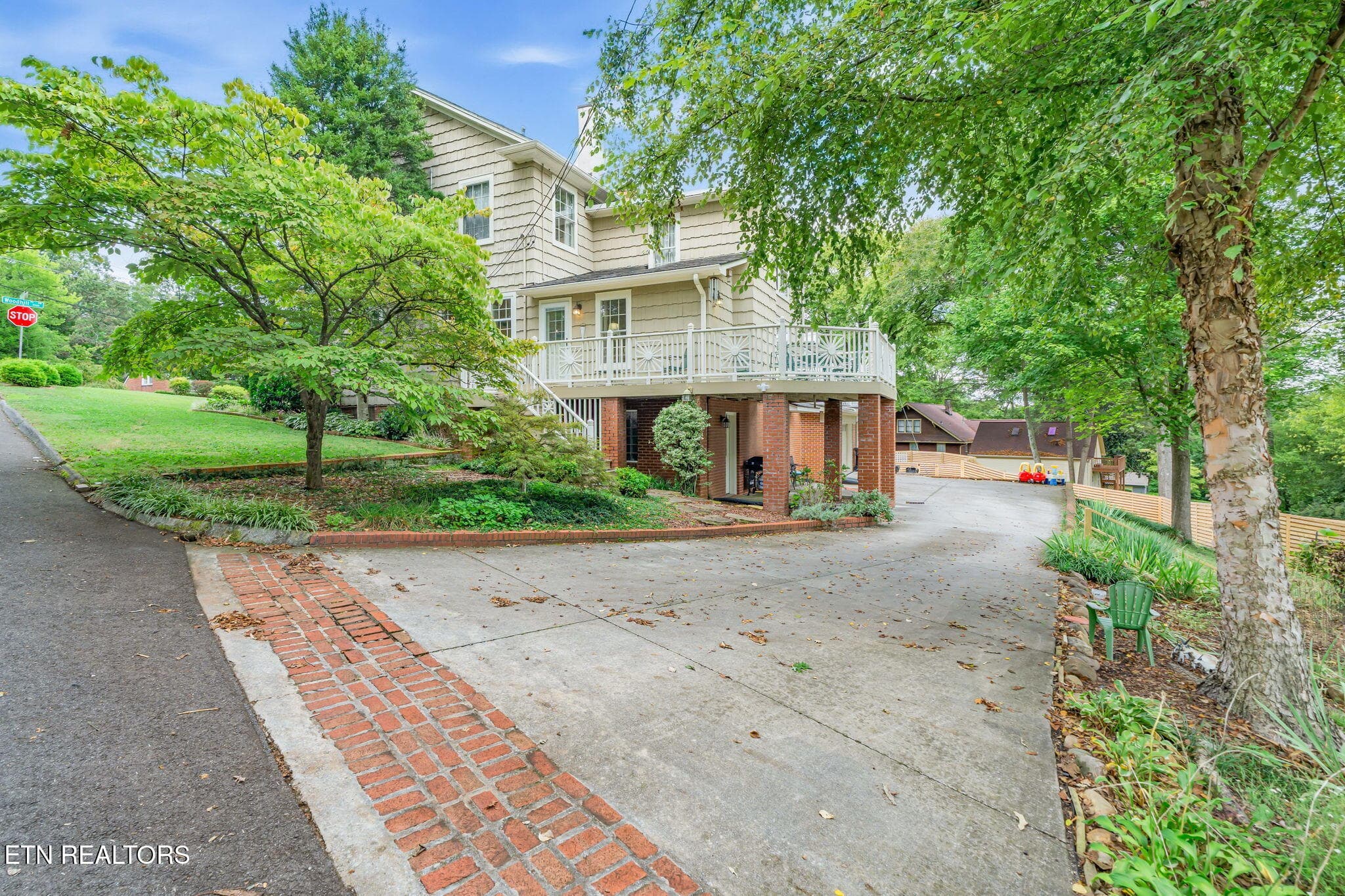 9-web-or-mls-3852 WOODHILL PLACE-17 - 3852 Woodhill Place, Knoxville, TN 37919, Knoxville