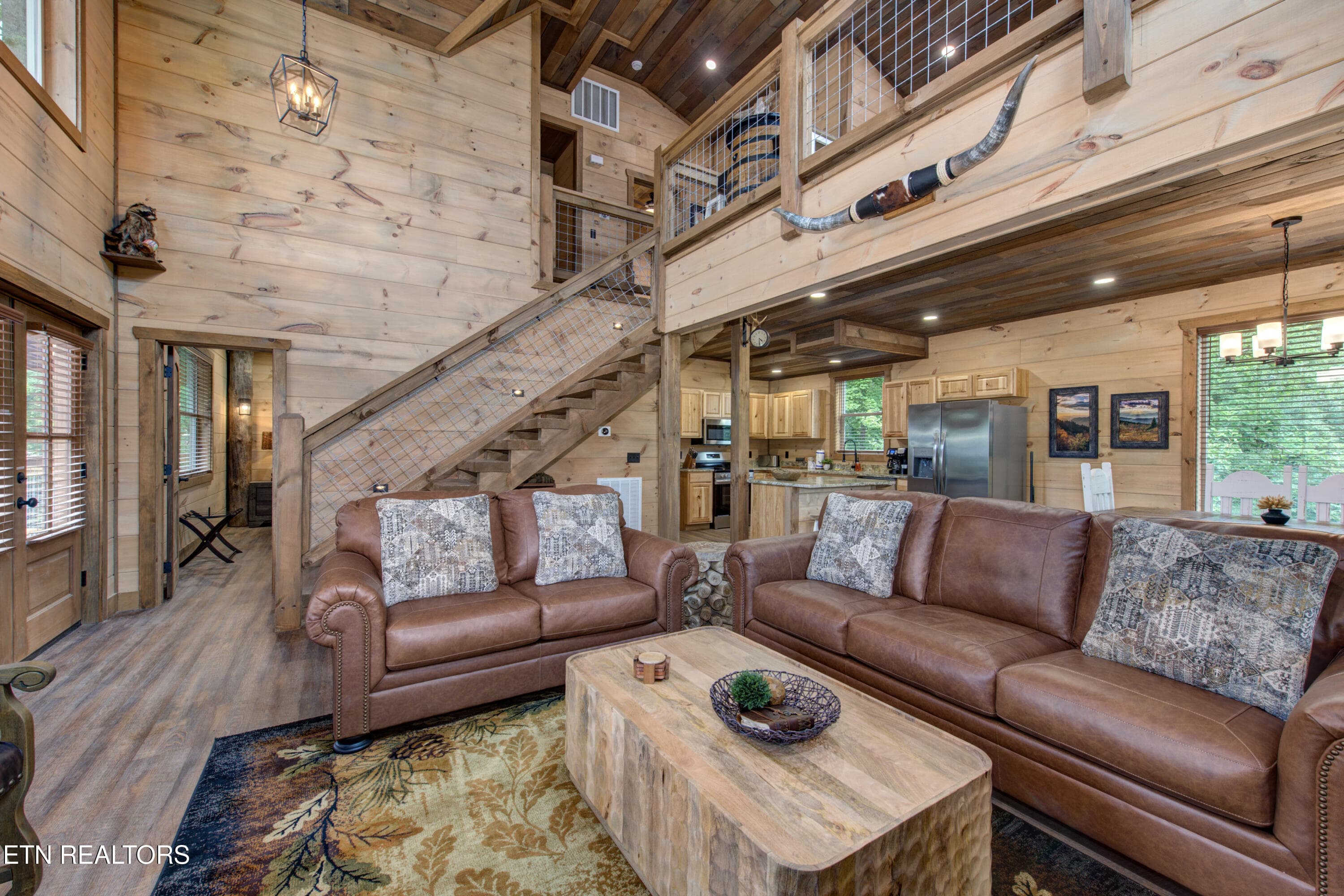 12-12_FriendsinBearPlaces - 466 Loop Rd, Gatlinburg, TN 37738, Gatlinburg