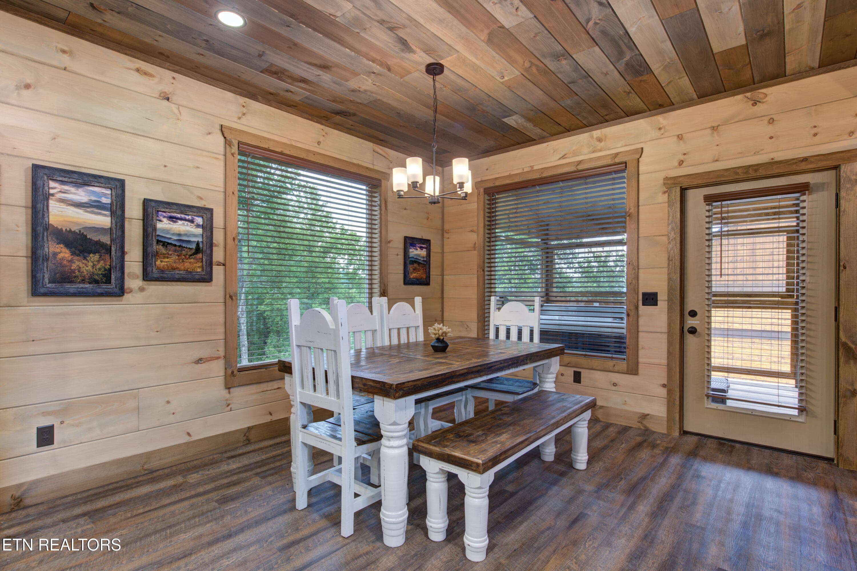 14-14_FriendsinBearPlaces - 466 Loop Rd, Gatlinburg, TN 37738, Gatlinburg