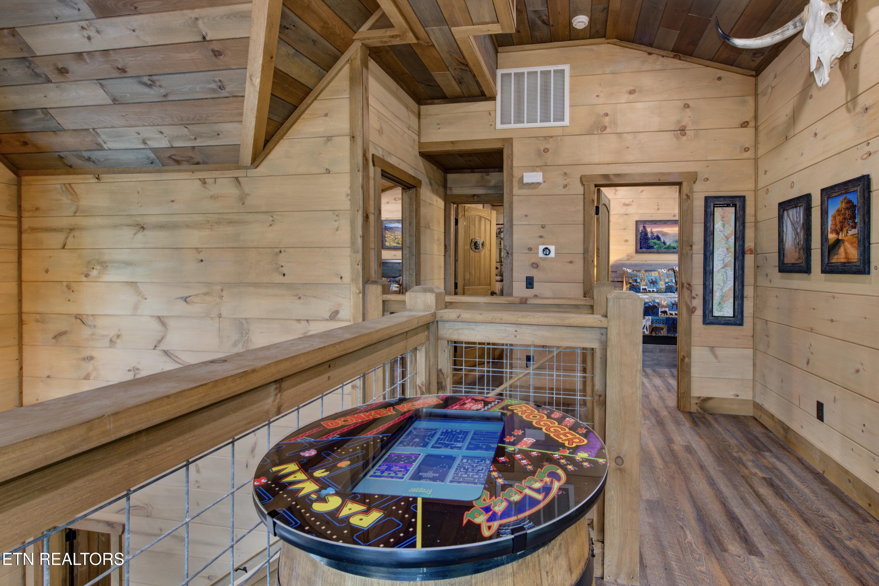 25-25_FriendsinBearPlaces - 466 Loop Rd, Gatlinburg, TN 37738, Gatlinburg