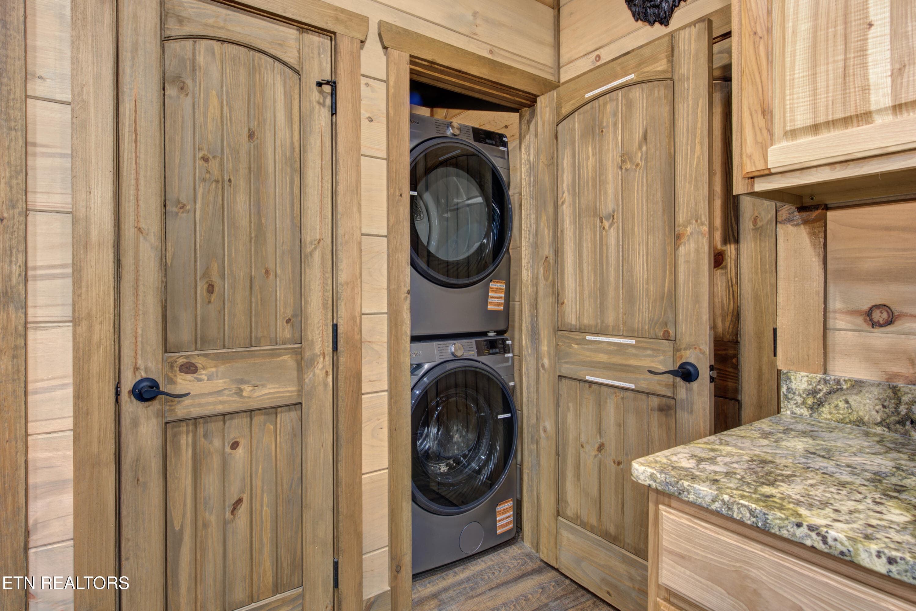 34-34_FriendsinBearPlaces - 466 Loop Rd, Gatlinburg, TN 37738, Gatlinburg