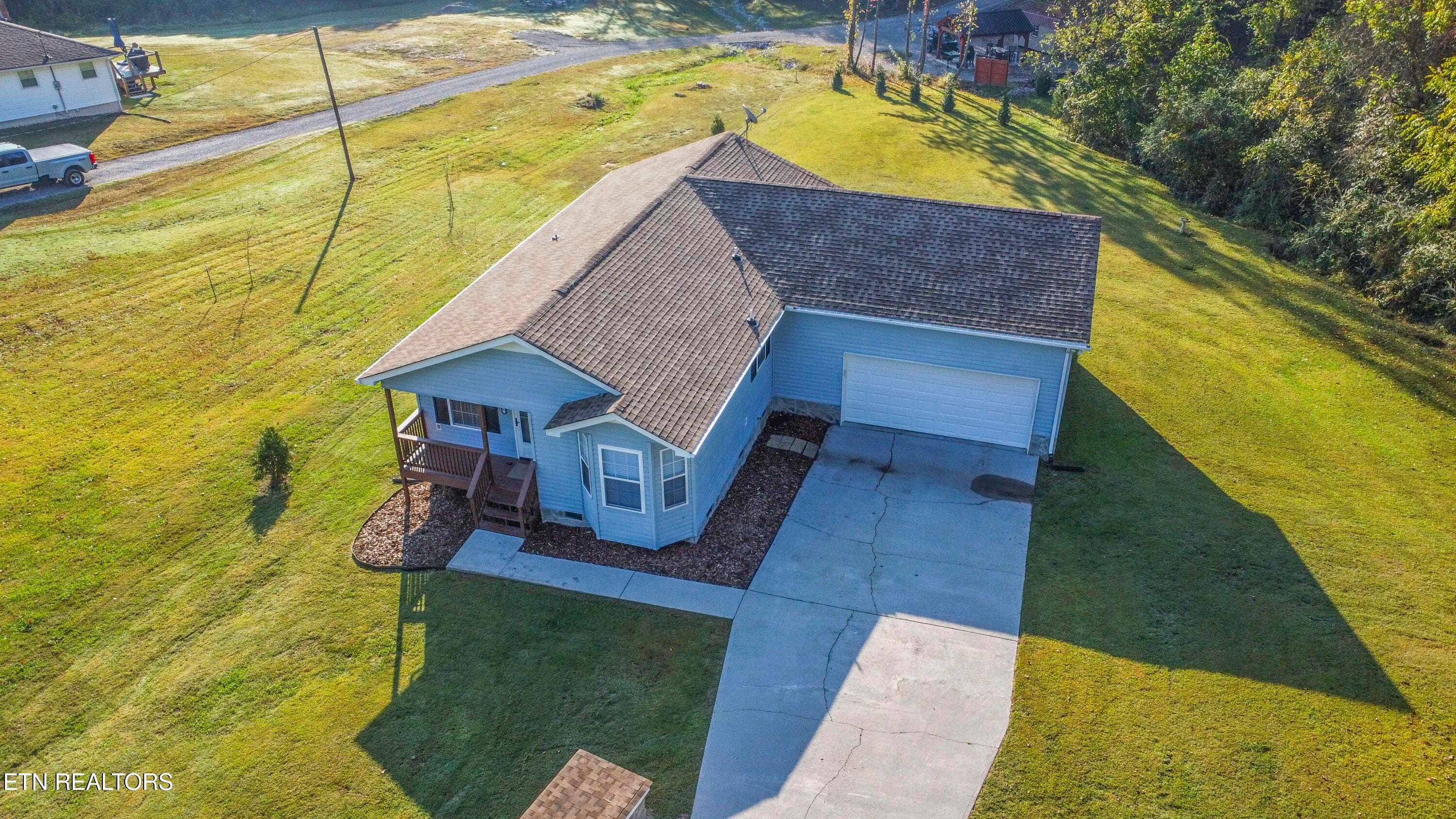Huge 575 sq ft Garage - 3337 Buttermilk Rd, Lenoir City, TN 37771, Lenoir City