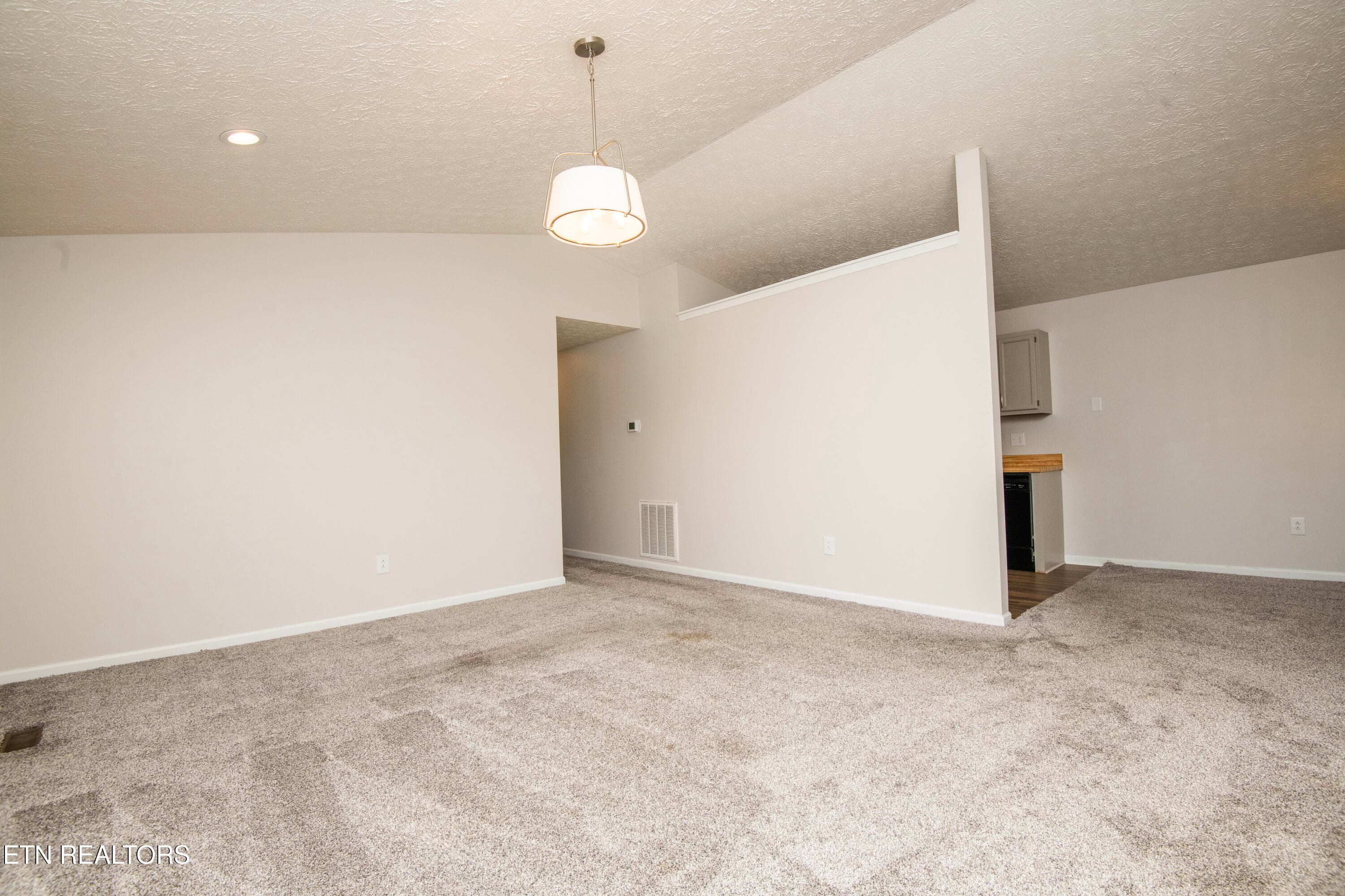 living 2 - 3337 Buttermilk Rd, Lenoir City, TN 37771, Lenoir City