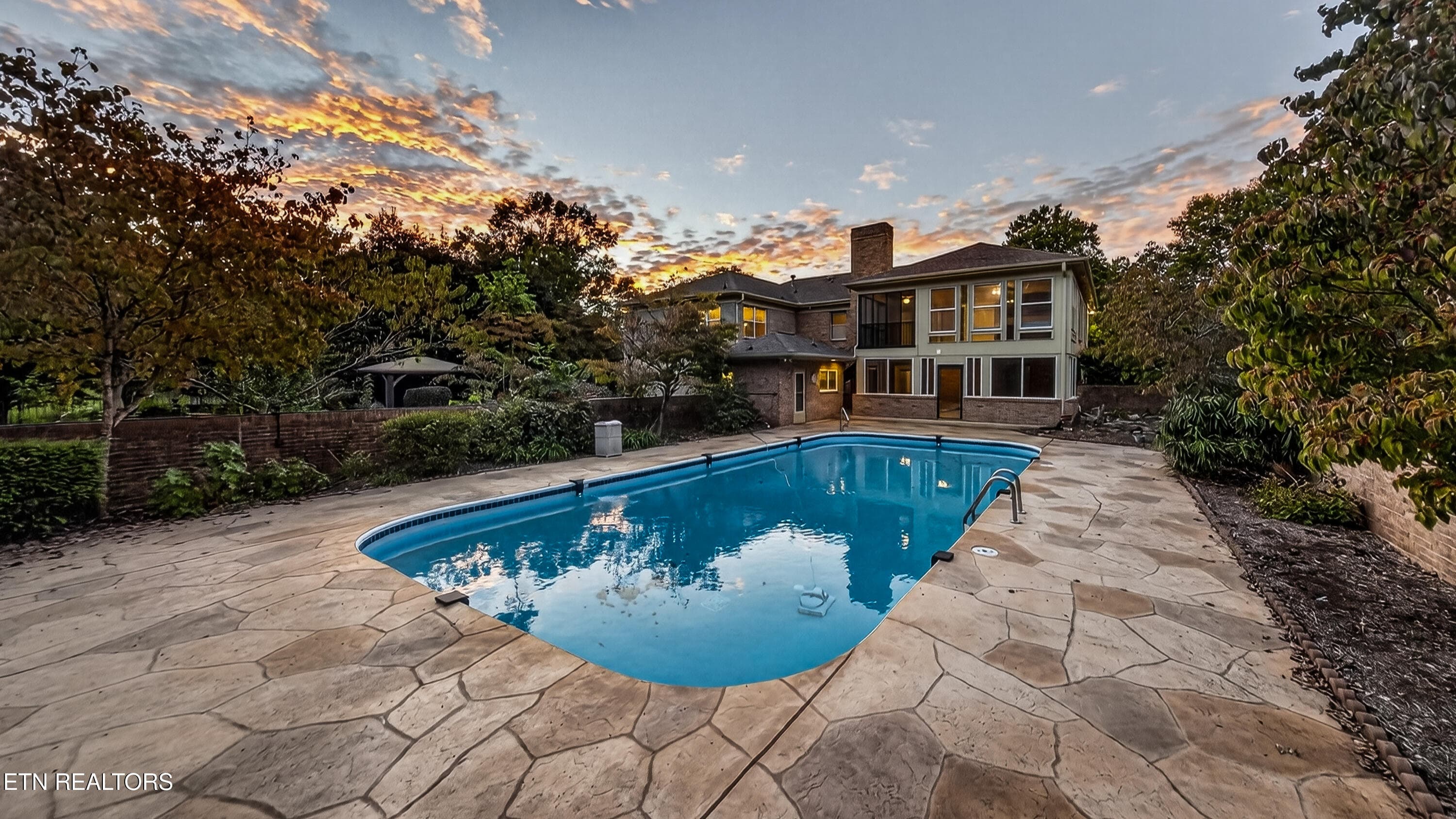 In-ground Pool - 5504 River Point Cove Rd, Knoxville, TN 37919