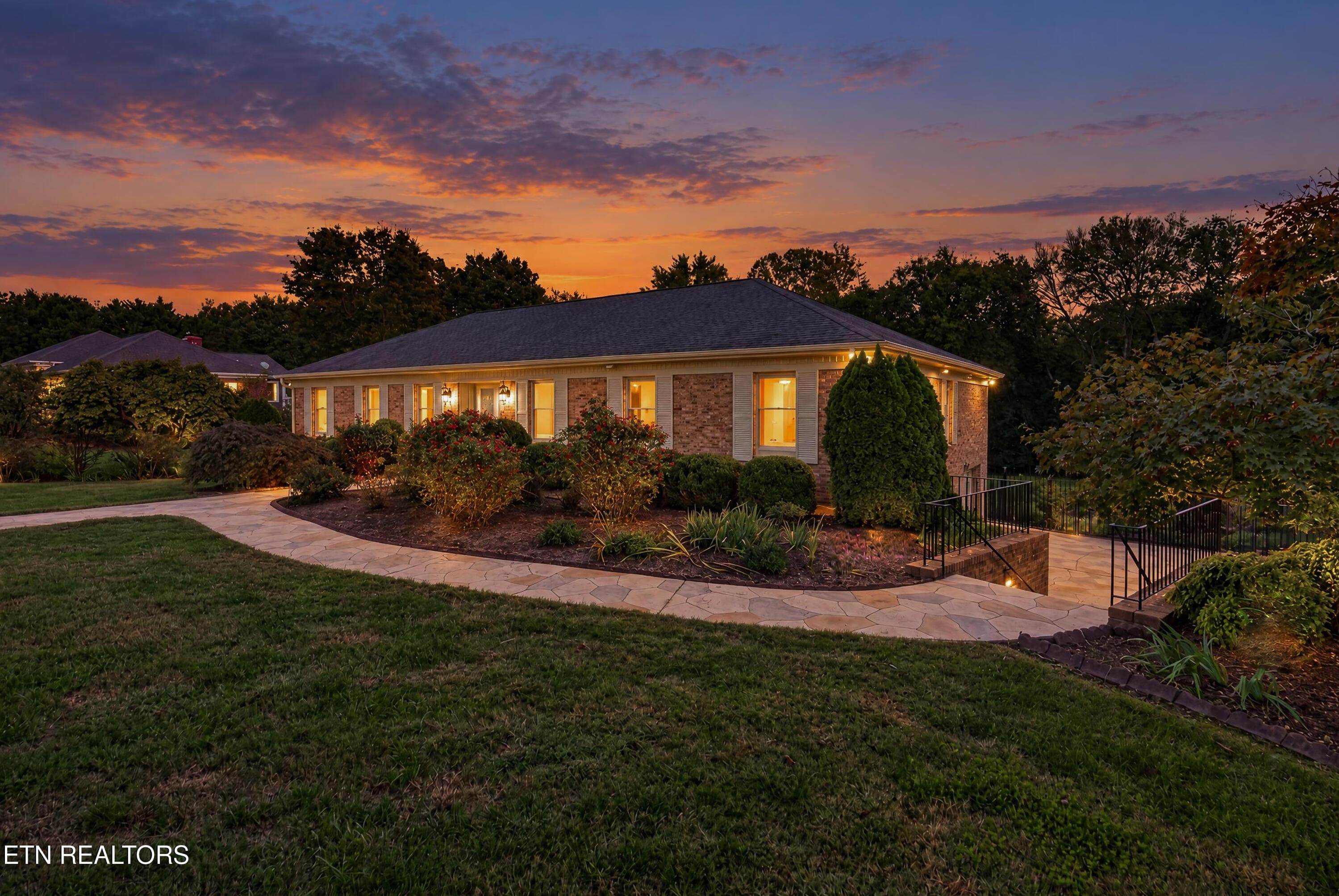 Front Night View - 5504 River Point Cove Rd, Knoxville, TN 37919