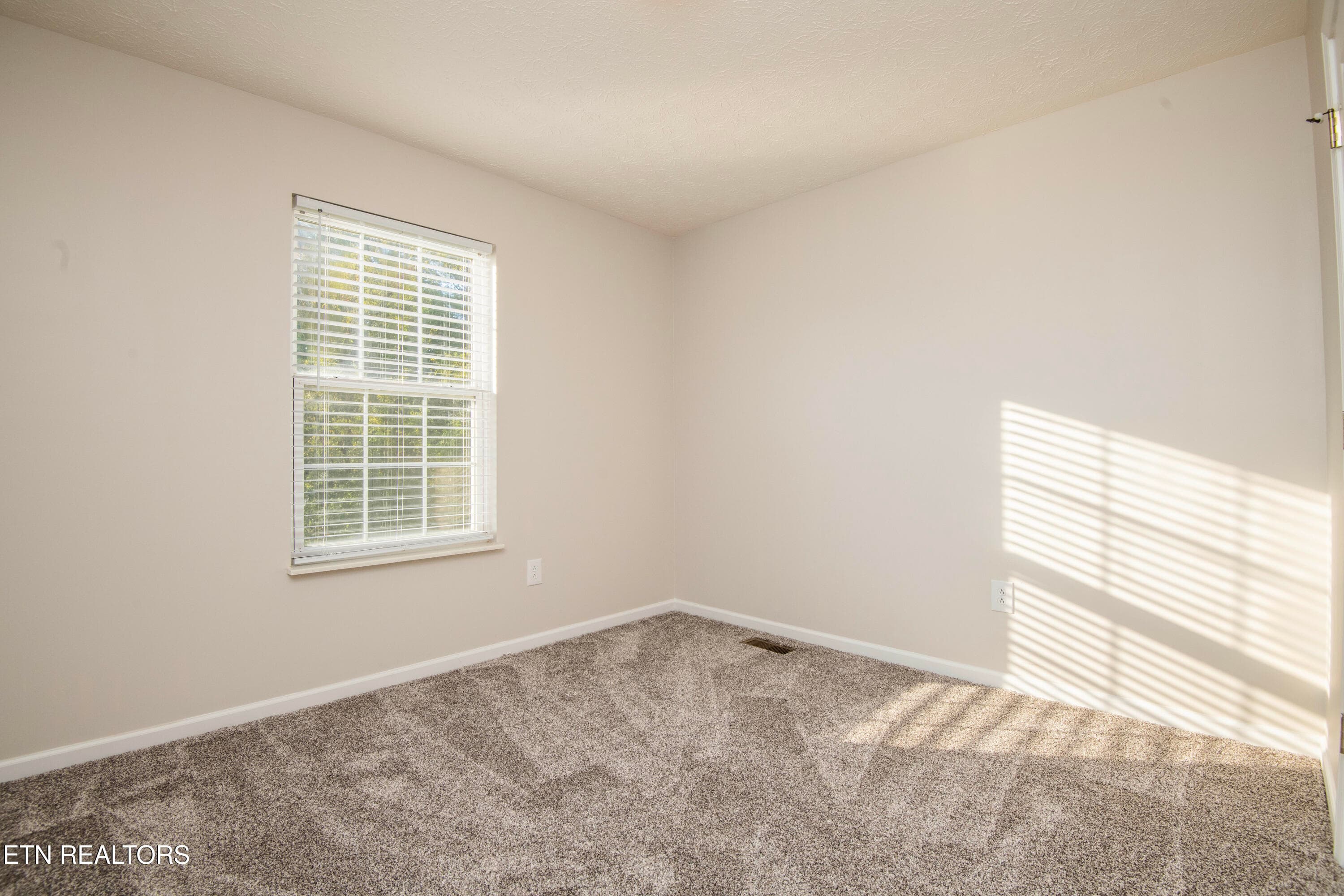 second bed 3 - 3337 Buttermilk Rd, Lenoir City, TN 37771, Lenoir City