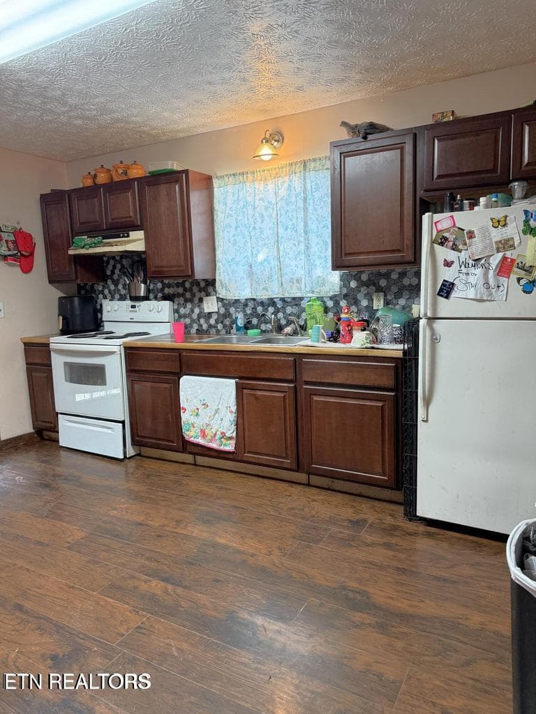 5_Kitchen - 151 Finley Drive, Lenoir City, TN 37771, Lenoir City