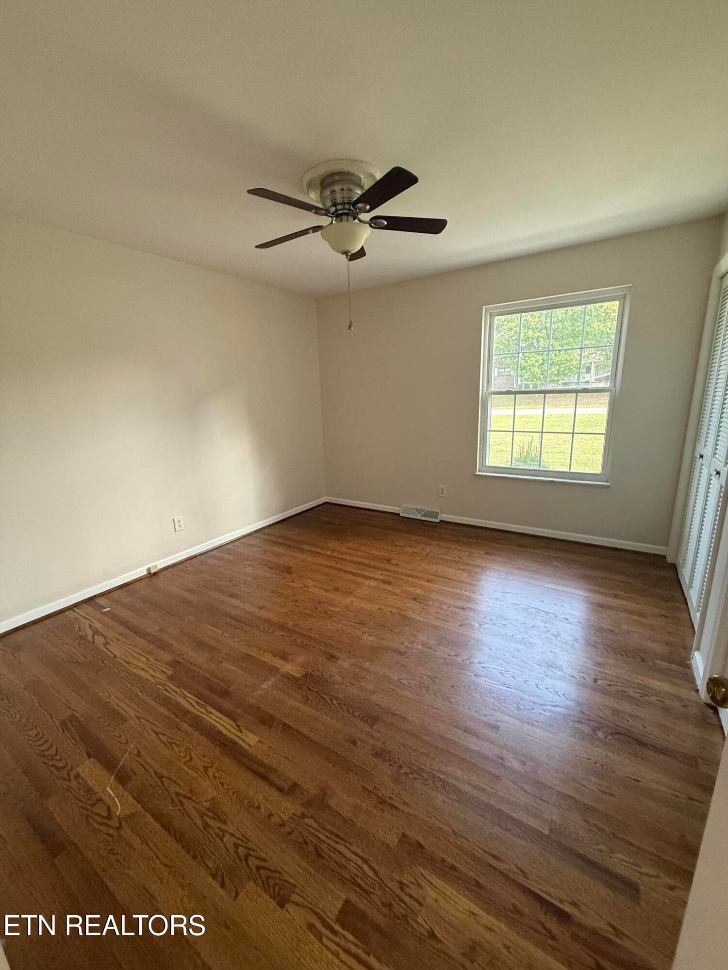 Main floor bedroom - 302 Jackson Hills Drive, Maryville, TN 37804, Maryville
